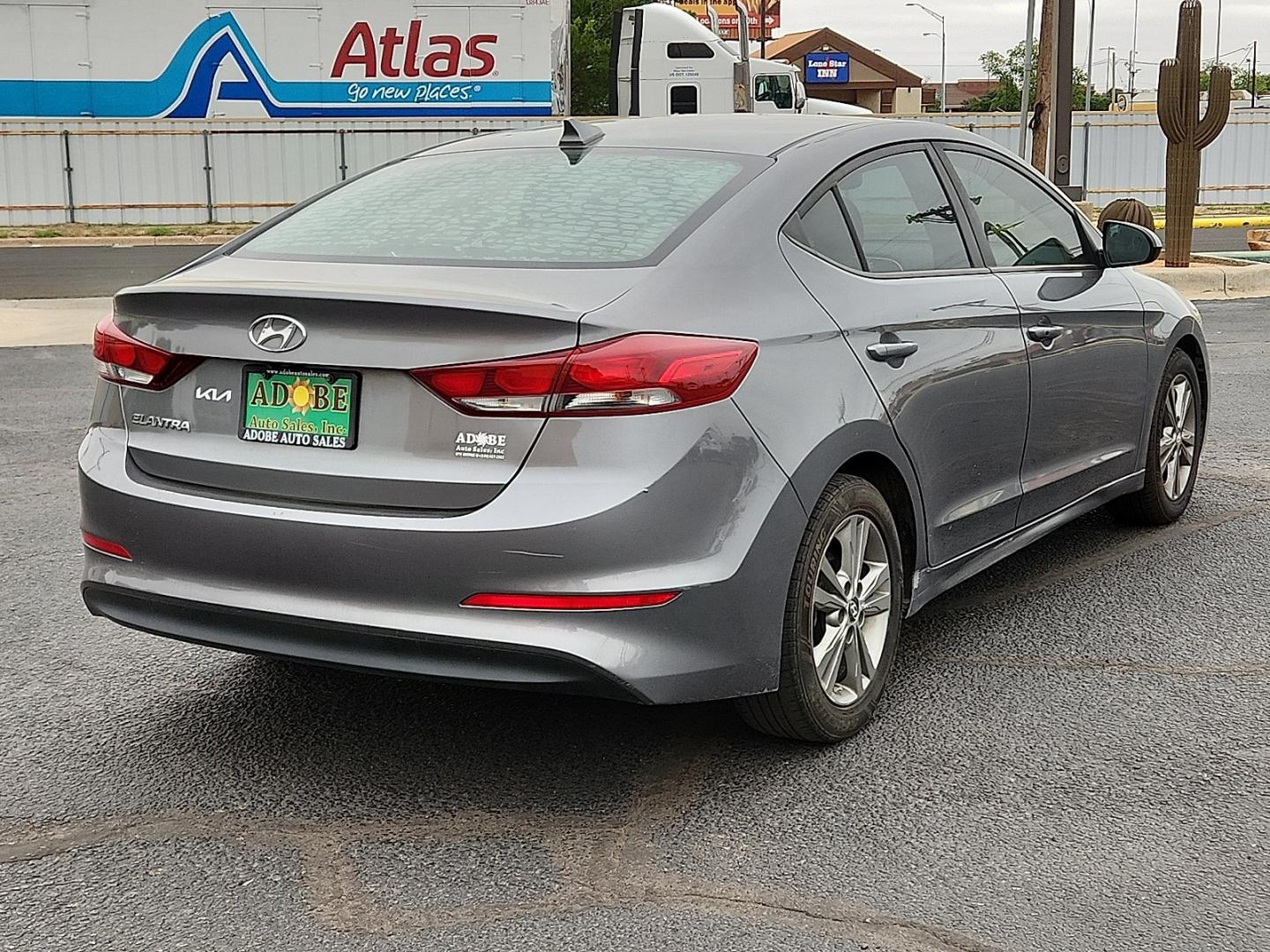 2018 GRAY /Gray - PK Hyundai Elantra Value Edition (5NPD84LF3JH) with an Nu 2L I-4 DOHC, D-CVVT variable valve control, regular unleaded, engine with 147HP engine, located at 4711 Ave Q, Lubbock, TX, 79412, (806) 687-2362, 33.551304, -101.855293 - Photo#3