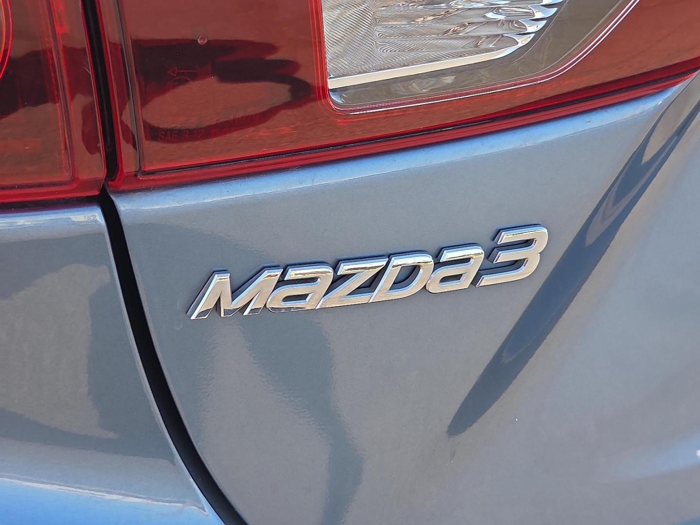 2016 Blue Reflex Mica - 42B /Black - BV0 Mazda Mazda3 i Sport (JM1BM1T77G1) with an SKYACTIV-G 2L I-4 gasoline direct injection, DOHC, variable valve control, regular unleaded, engine with 155HP engine, located at 4711 Ave Q, Lubbock, TX, 79412, (806) 687-2362, 33.551304, -101.855293 - Photo#16