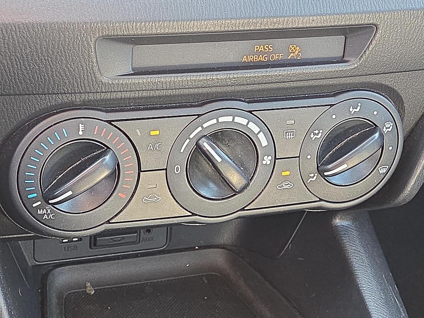 2016 Blue Reflex Mica - 42B /Black - BV0 Mazda Mazda3 i Sport (JM1BM1T77G1) with an SKYACTIV-G 2L I-4 gasoline direct injection, DOHC, variable valve control, regular unleaded, engine with 155HP engine, located at 4711 Ave Q, Lubbock, TX, 79412, (806) 687-2362, 33.551304, -101.855293 - Photo#27