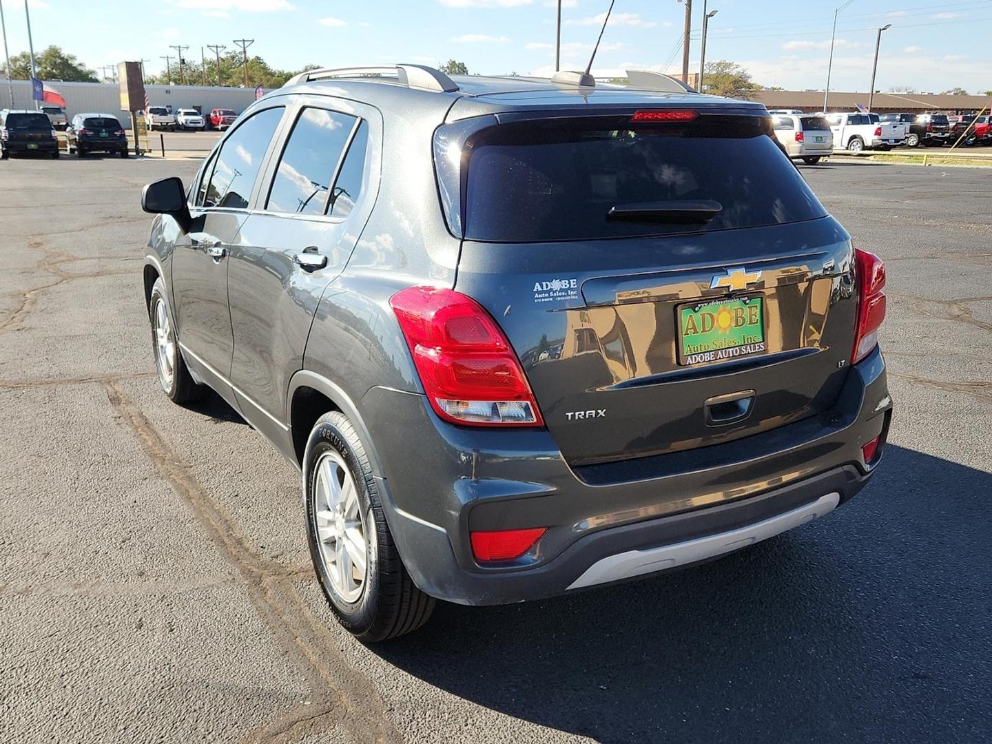 2019 GRAY Chevrolet Trax LT (3GNCJLSB7KL) with an Ecotec 1.4L I-4 DOHC, variable valve control, intercooled turbo, regular unleaded, engine with 138HP engine, located at 4711 Ave Q, Lubbock, TX, 79412, (806) 687-2362, 33.551304, -101.855293 - Photo#2