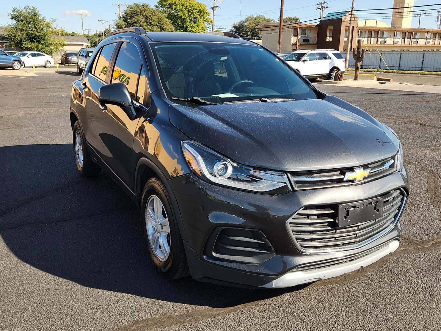 2019 GRAY Chevrolet Trax LT (3GNCJLSB7KL) with an Ecotec 1.4L I-4 DOHC, variable valve control, intercooled turbo, regular unleaded, engine with 138HP engine, located at 4711 Ave Q, Lubbock, TX, 79412, (806) 687-2362, 33.551304, -101.855293 - Photo#5