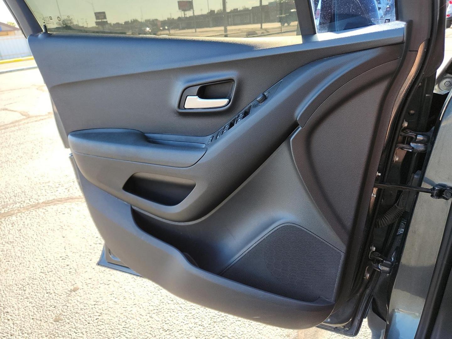 2019 GRAY Chevrolet Trax LT (3GNCJLSB7KL) with an Ecotec 1.4L I-4 DOHC, variable valve control, intercooled turbo, regular unleaded, engine with 138HP engine, located at 4711 Ave Q, Lubbock, TX, 79412, (806) 687-2362, 33.551304, -101.855293 - Photo#14