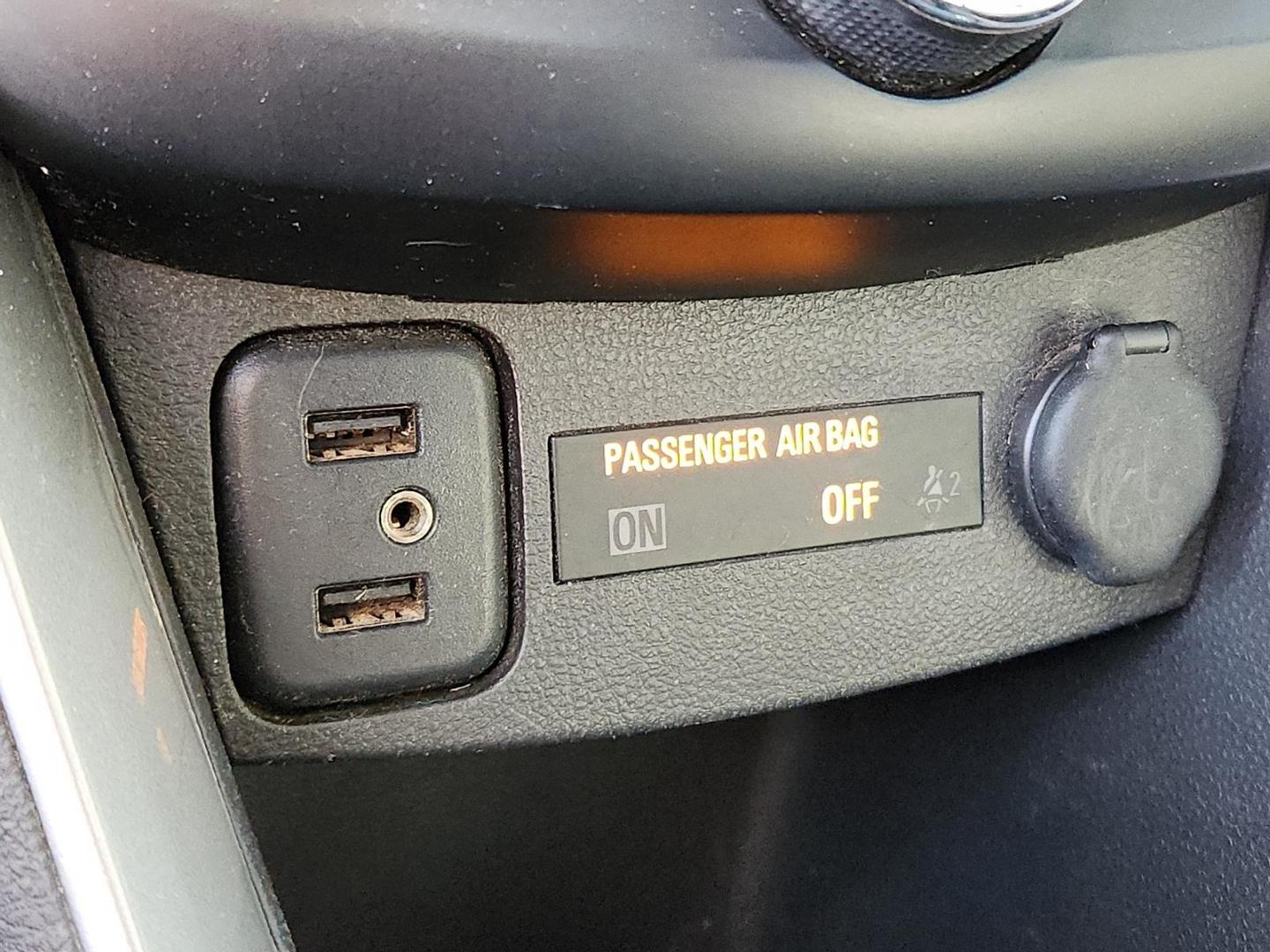 2019 GRAY Chevrolet Trax LT (3GNCJLSB7KL) with an Ecotec 1.4L I-4 DOHC, variable valve control, intercooled turbo, regular unleaded, engine with 138HP engine, located at 4711 Ave Q, Lubbock, TX, 79412, (806) 687-2362, 33.551304, -101.855293 - Photo#18