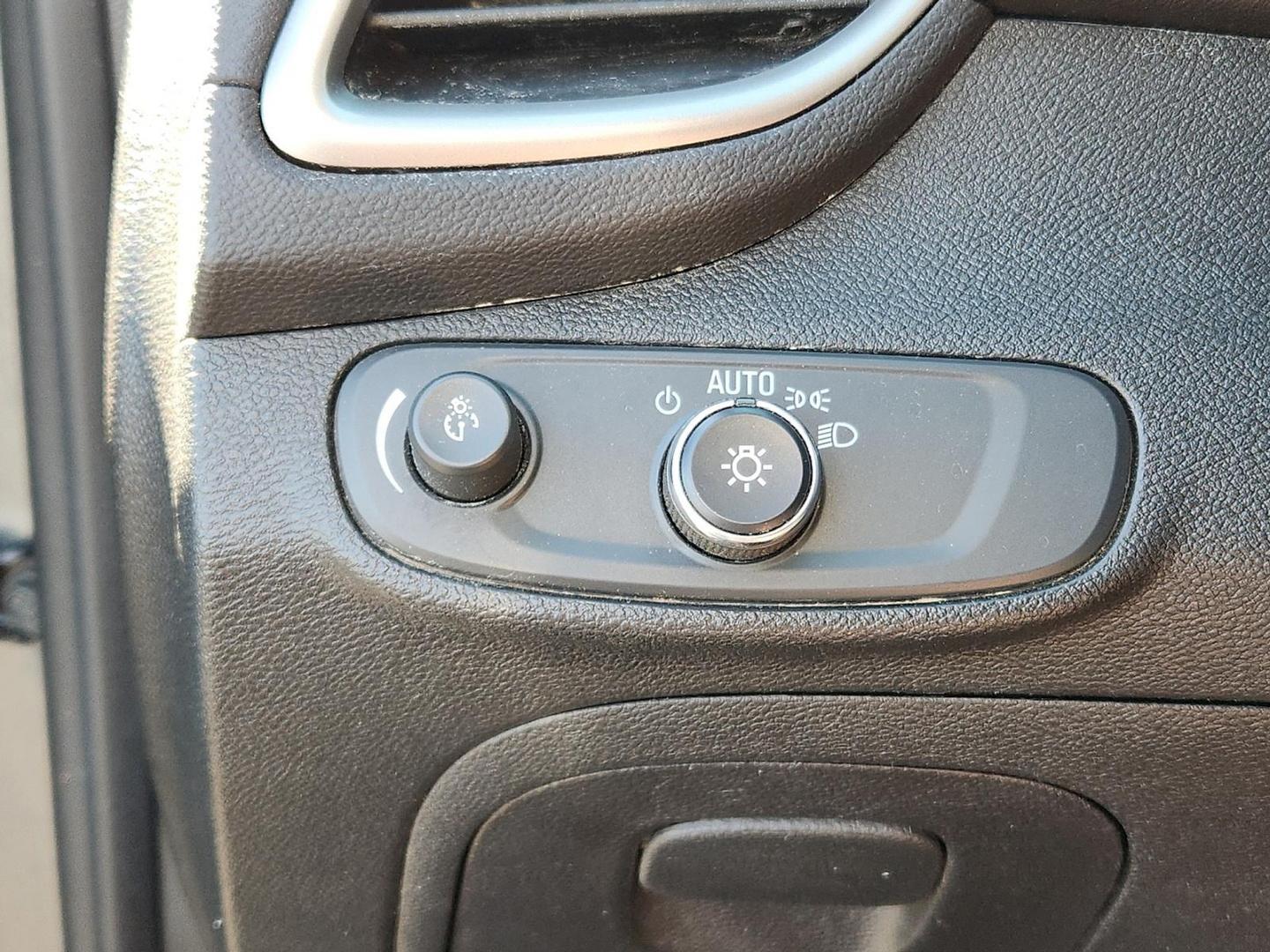 2019 GRAY Chevrolet Trax LT (3GNCJLSB7KL) with an Ecotec 1.4L I-4 DOHC, variable valve control, intercooled turbo, regular unleaded, engine with 138HP engine, located at 4711 Ave Q, Lubbock, TX, 79412, (806) 687-2362, 33.551304, -101.855293 - Photo#20