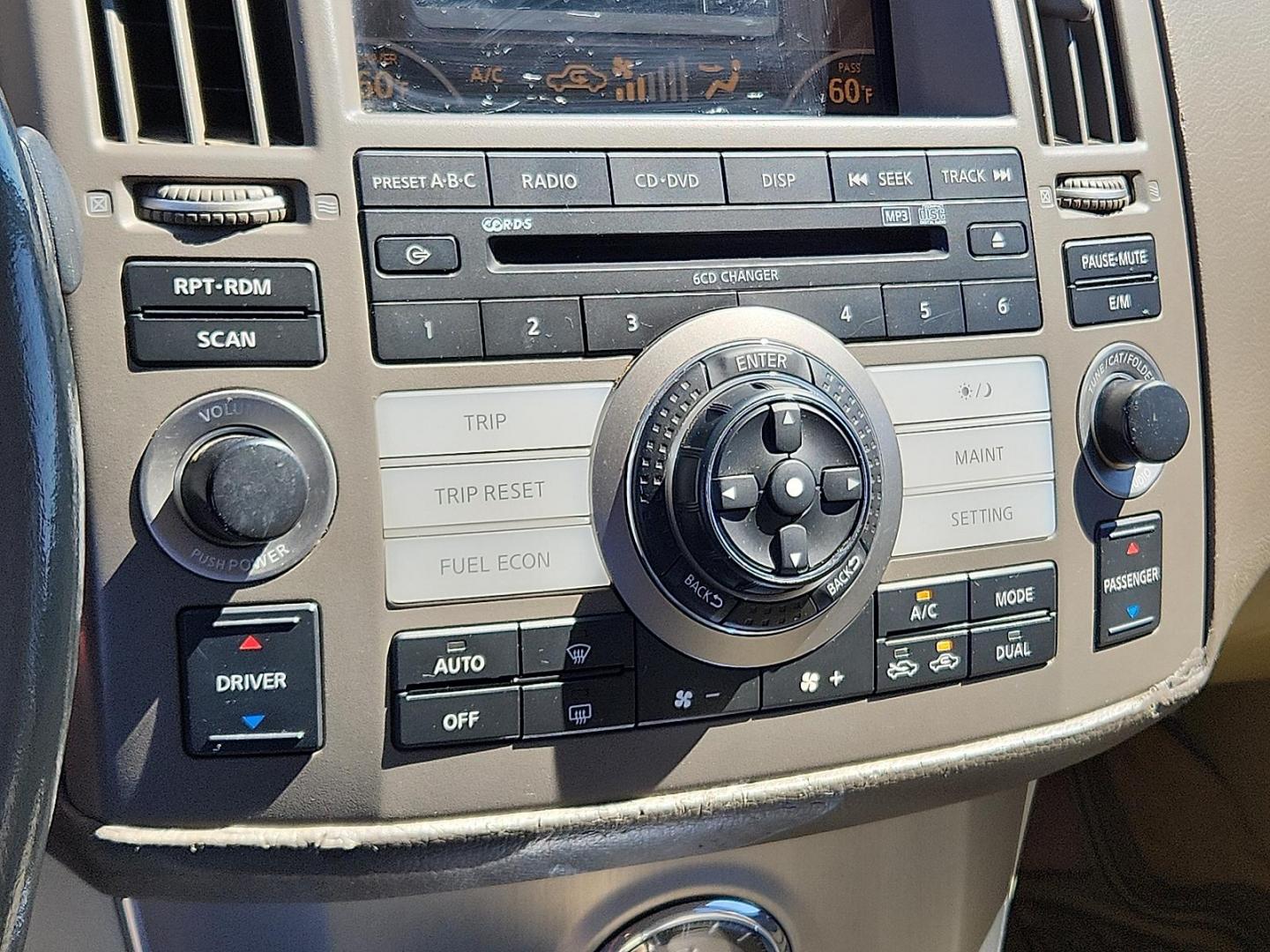 2006 WHITE INFINITI FX35 (JNRAS08U56X) with an VQ 3.5L V-6 DOHC, variable valve control, premium unleaded, engine with 280HP engine, located at 4711 Ave Q, Lubbock, TX, 79412, (806) 687-2362, 33.551304, -101.855293 - Photo#19