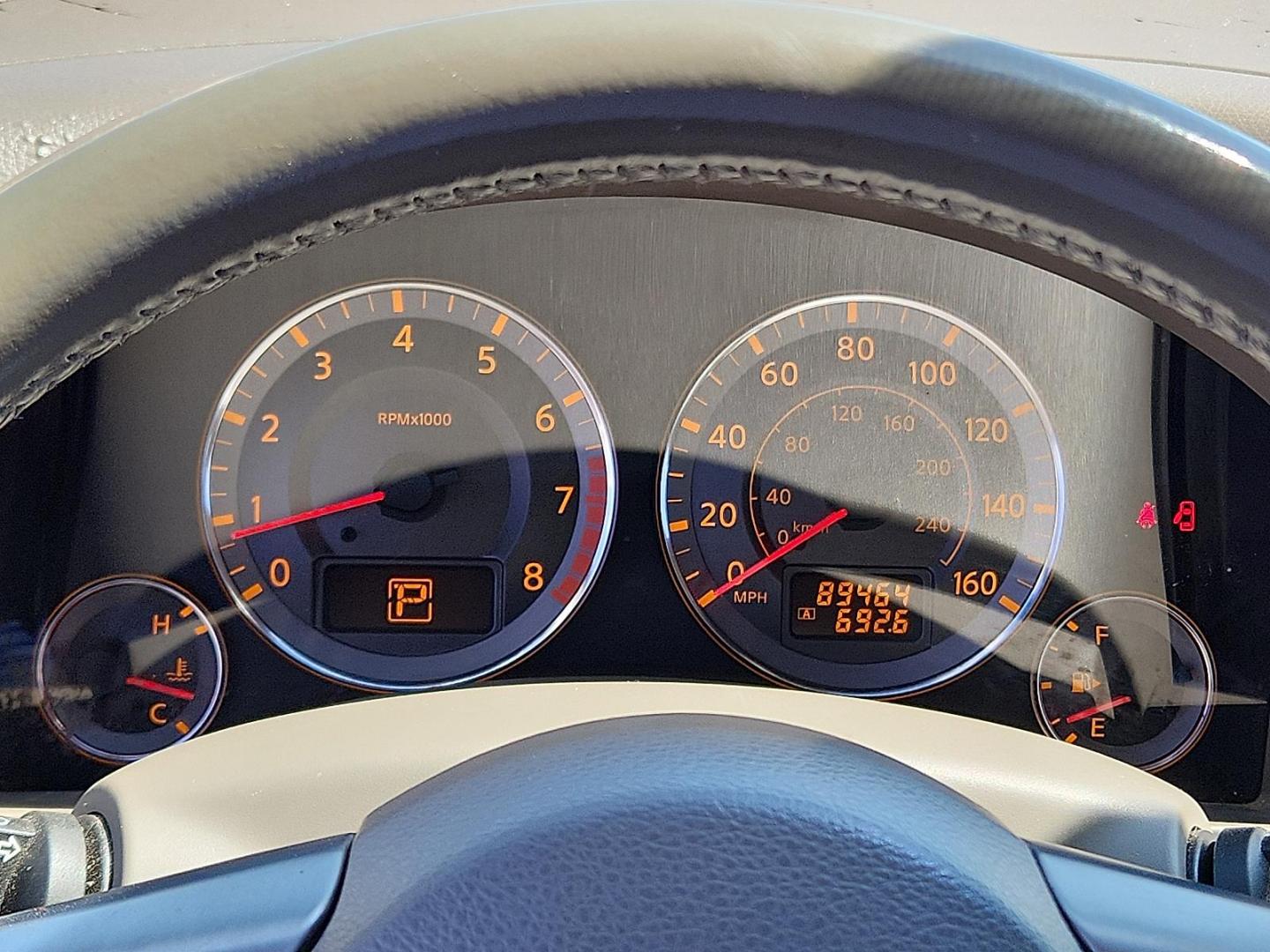 2006 WHITE INFINITI FX35 (JNRAS08U56X) with an VQ 3.5L V-6 DOHC, variable valve control, premium unleaded, engine with 280HP engine, located at 4711 Ave Q, Lubbock, TX, 79412, (806) 687-2362, 33.551304, -101.855293 - Photo#21