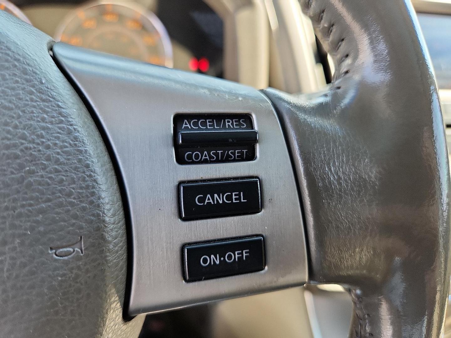 2006 WHITE INFINITI FX35 (JNRAS08U56X) with an VQ 3.5L V-6 DOHC, variable valve control, premium unleaded, engine with 280HP engine, located at 4711 Ave Q, Lubbock, TX, 79412, (806) 687-2362, 33.551304, -101.855293 - Photo#28