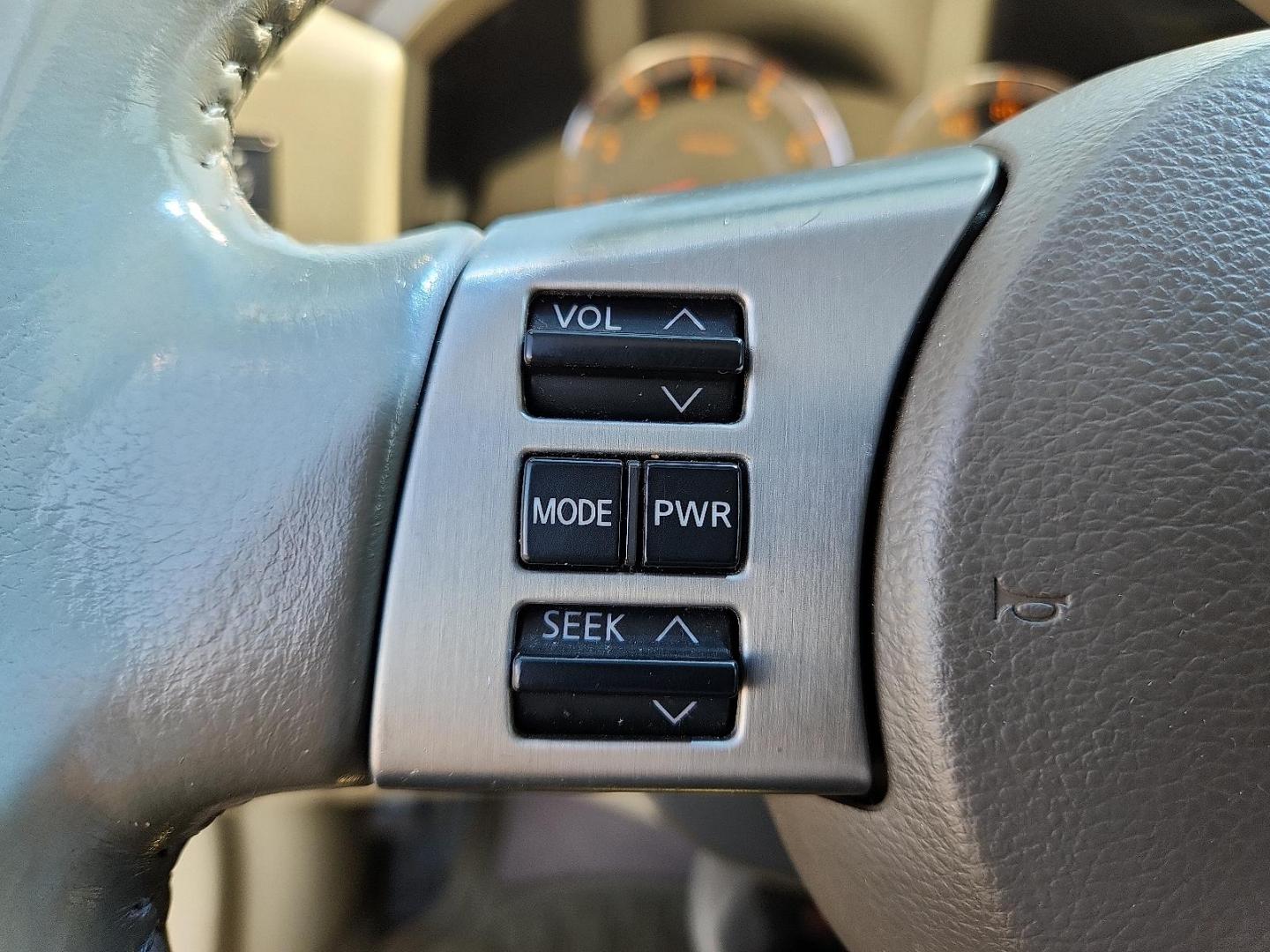 2006 WHITE INFINITI FX35 (JNRAS08U56X) with an VQ 3.5L V-6 DOHC, variable valve control, premium unleaded, engine with 280HP engine, located at 4711 Ave Q, Lubbock, TX, 79412, (806) 687-2362, 33.551304, -101.855293 - Photo#29