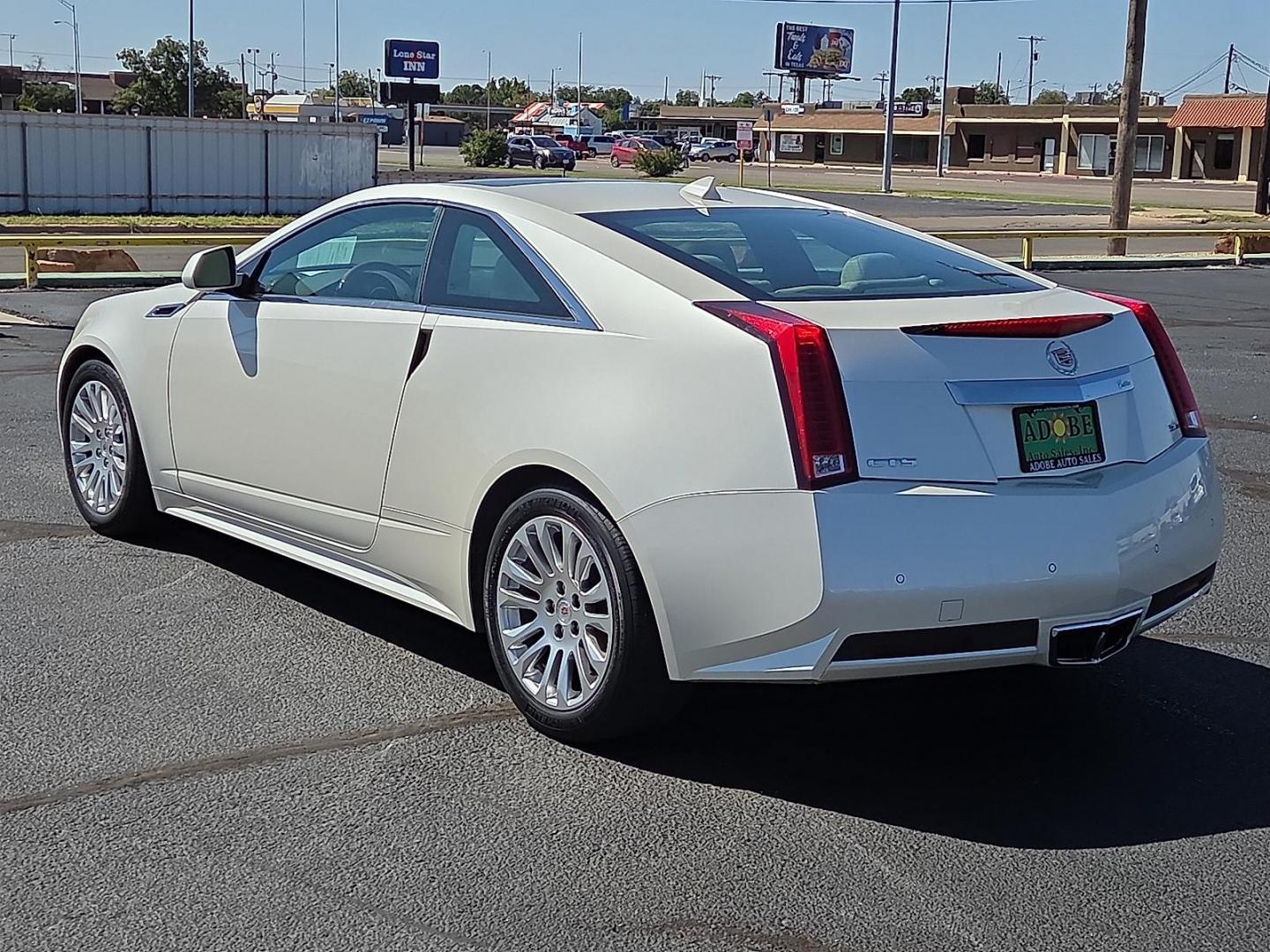 2011 WHITE /Cashmere w/Ebony Accents Cadillac CTS Premium (1G6DP1EDXB0) with an 3.6L V-6 gasoline direct injection, DOHC, variable valve control, regular unleaded, engine with 304HP engine, located at 4711 Ave Q, Lubbock, TX, 79412, (806) 687-2362, 33.551304, -101.855293 - Photo#2