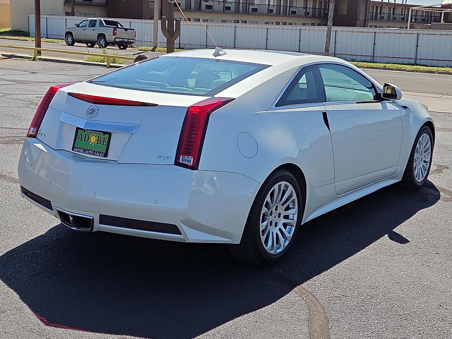 2011 WHITE /Cashmere w/Ebony Accents Cadillac CTS Premium (1G6DP1EDXB0) with an 3.6L V-6 gasoline direct injection, DOHC, variable valve control, regular unleaded, engine with 304HP engine, located at 4711 Ave Q, Lubbock, TX, 79412, (806) 687-2362, 33.551304, -101.855293 - Photo#4