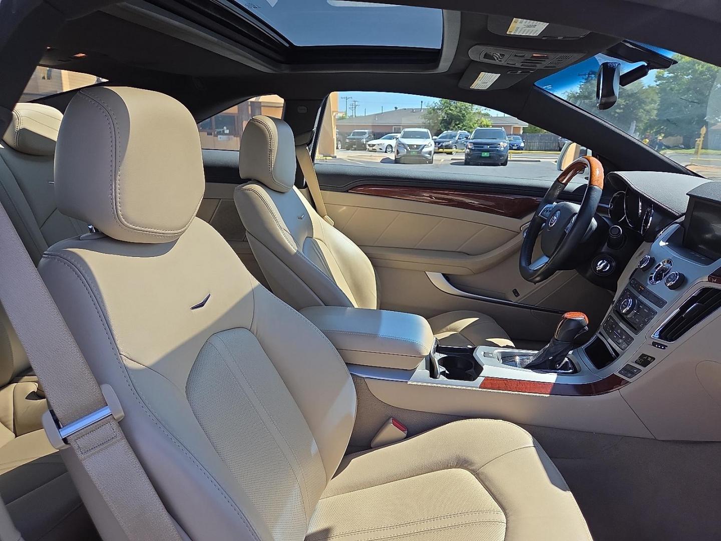 2011 WHITE /Cashmere w/Ebony Accents Cadillac CTS Premium (1G6DP1EDXB0) with an 3.6L V-6 gasoline direct injection, DOHC, variable valve control, regular unleaded, engine with 304HP engine, located at 4711 Ave Q, Lubbock, TX, 79412, (806) 687-2362, 33.551304, -101.855293 - Photo#13