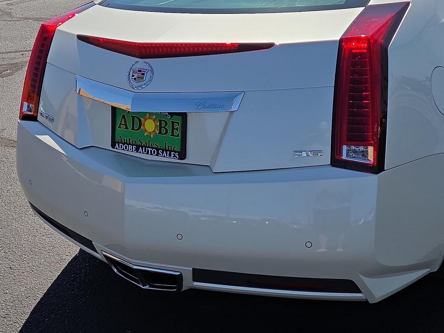 2011 WHITE /Cashmere w/Ebony Accents Cadillac CTS Premium (1G6DP1EDXB0) with an 3.6L V-6 gasoline direct injection, DOHC, variable valve control, regular unleaded, engine with 304HP engine, located at 4711 Ave Q, Lubbock, TX, 79412, (806) 687-2362, 33.551304, -101.855293 - Photo#15