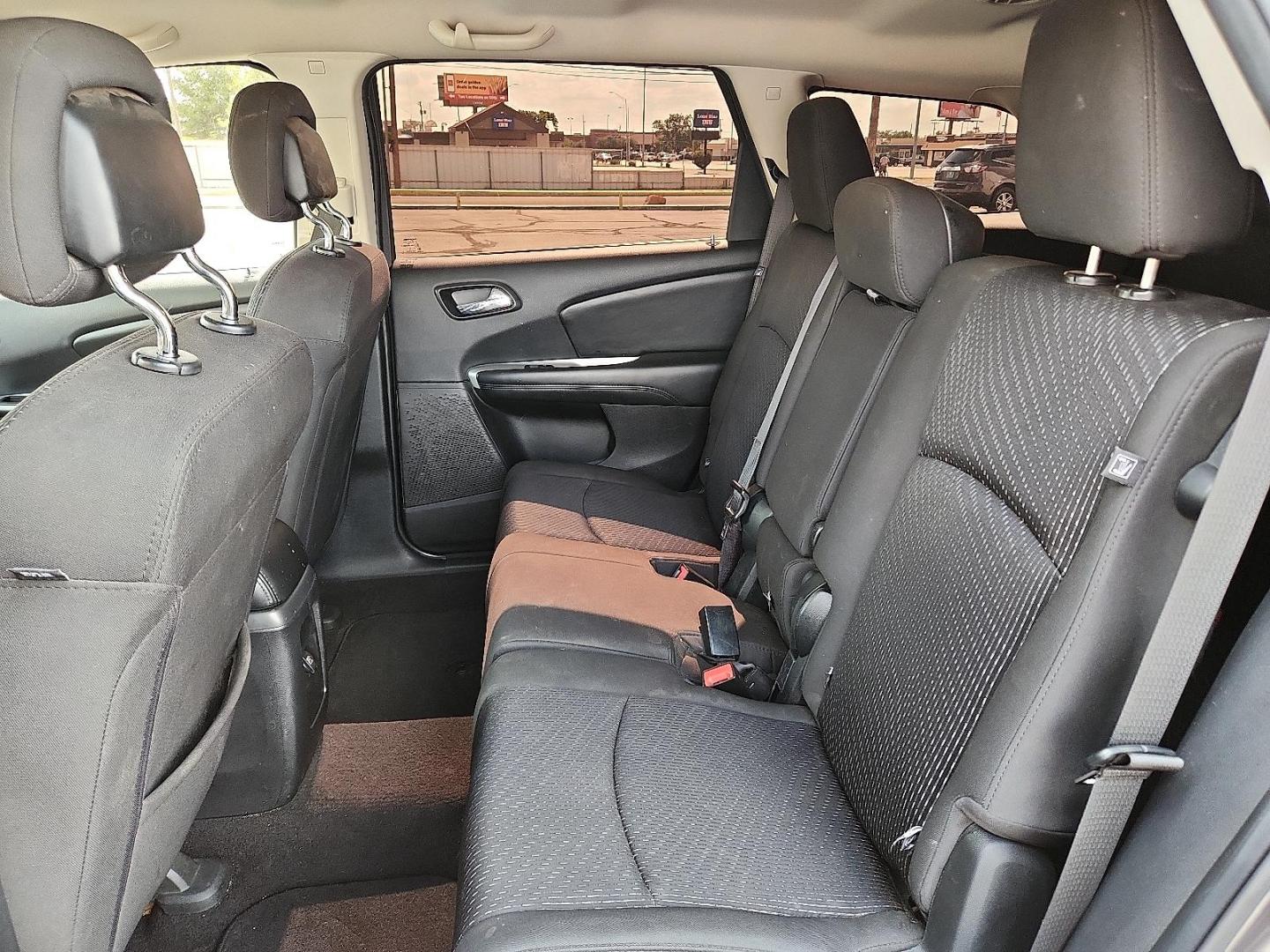 2018 GRAY Dodge Journey SE (3C4PDCAB0JT) with an Tigershark MultiAir 2.4L I-4 DOHC, variable valve control, regular unleaded, engine with 173HP engine, located at 4711 Ave Q, Lubbock, TX, 79412, (806) 687-2362, 33.551304, -101.855293 - Photo#10