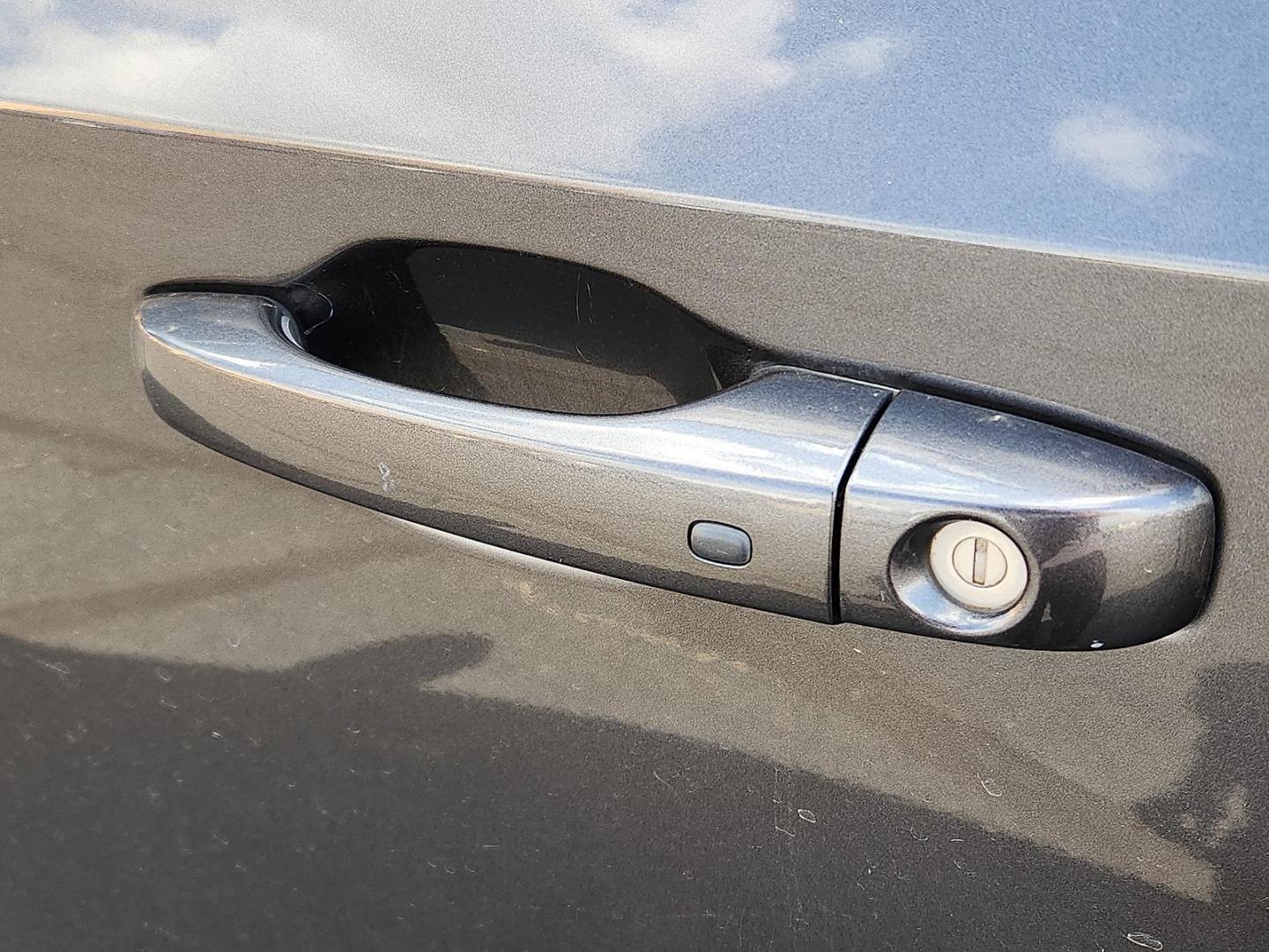 2018 GRAY Dodge Journey SE (3C4PDCAB0JT) with an Tigershark MultiAir 2.4L I-4 DOHC, variable valve control, regular unleaded, engine with 173HP engine, located at 4711 Ave Q, Lubbock, TX, 79412, (806) 687-2362, 33.551304, -101.855293 - Photo#14