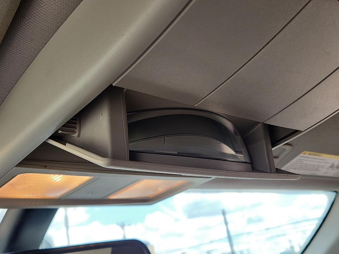 2018 GRAY Dodge Journey SE (3C4PDCAB0JT) with an Tigershark MultiAir 2.4L I-4 DOHC, variable valve control, regular unleaded, engine with 173HP engine, located at 4711 Ave Q, Lubbock, TX, 79412, (806) 687-2362, 33.551304, -101.855293 - Photo#27