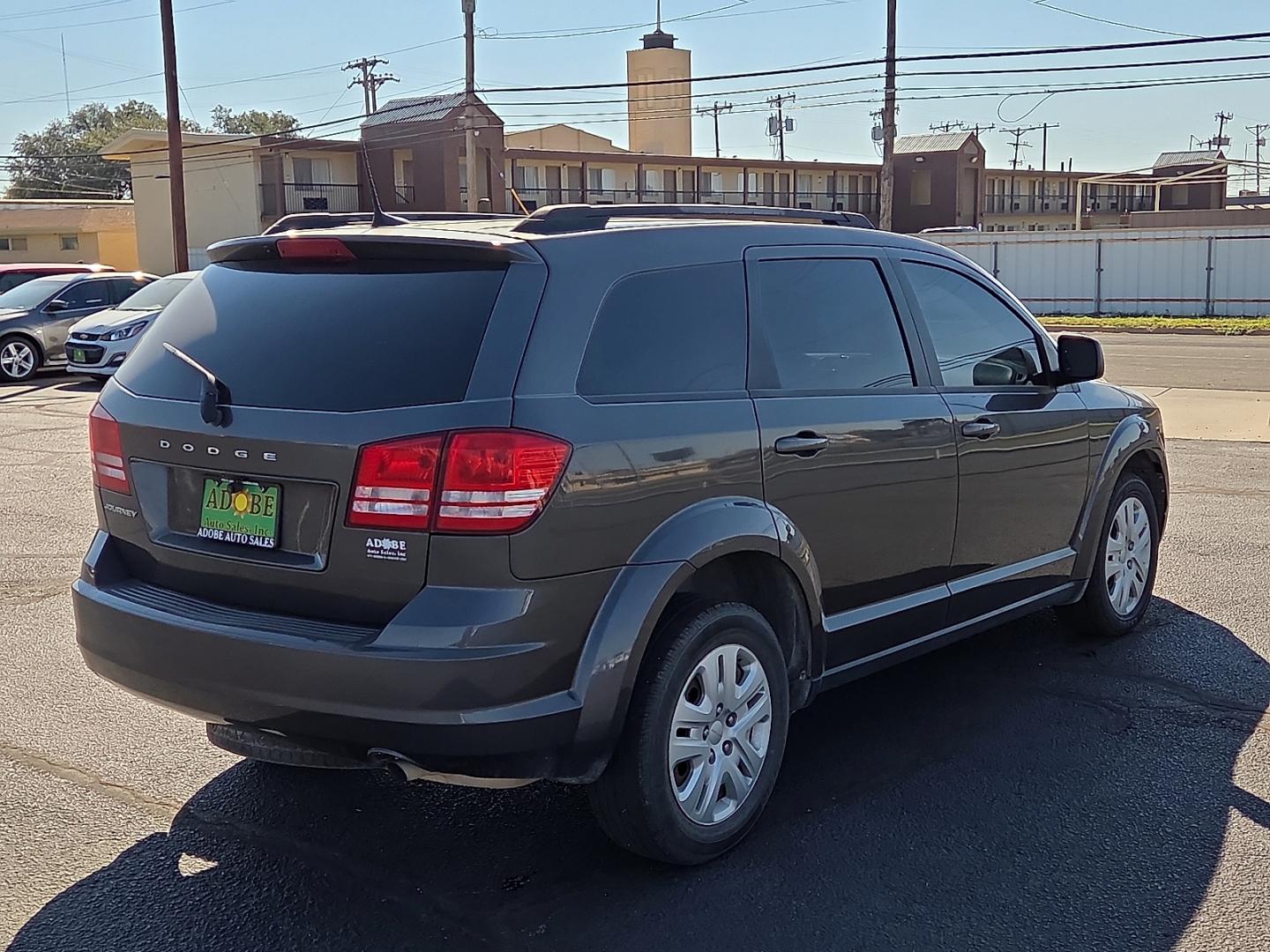 2018 Granite Pearlcoat - PAU /Black - X9 Dodge Journey SE (3C4PDCAB0JT) with an Tigershark MultiAir 2.4L I-4 DOHC, variable valve control, regular gasoline, engine with 173HP engine, located at 4711 Ave Q, Lubbock, TX, 79412, (806) 687-2362, 33.551304, -101.855293- Photo#4