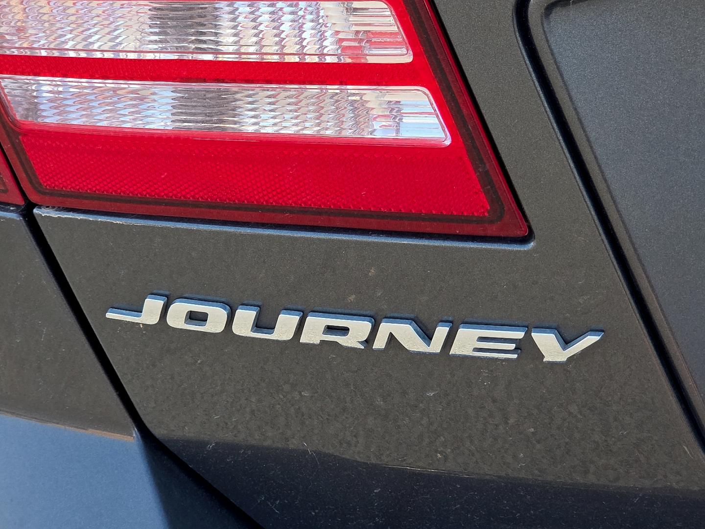 2018 Granite Pearlcoat - PAU /Black - X9 Dodge Journey SE (3C4PDCAB0JT) with an Tigershark MultiAir 2.4L I-4 DOHC, variable valve control, regular gasoline, engine with 173HP engine, located at 4711 Ave Q, Lubbock, TX, 79412, (806) 687-2362, 33.551304, -101.855293- Photo#14