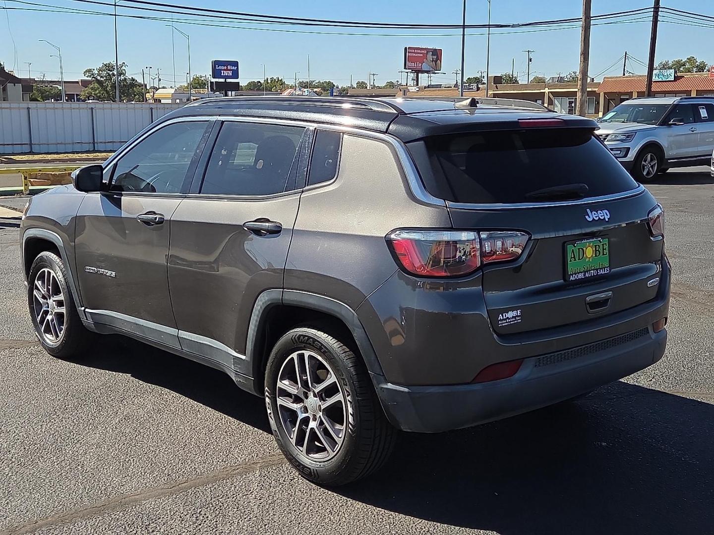 2018 Granite Crystal Metallic Clearcoat - PAU /Black - X9 Jeep Compass Latitude FWD (3C4NJCBB2JT) with an 2.4L I-4 variable valve control, regular unleaded, engine with 180HP engine, located at 4711 Ave Q, Lubbock, TX, 79412, (806) 687-2362, 33.551304, -101.855293 - Photo#2
