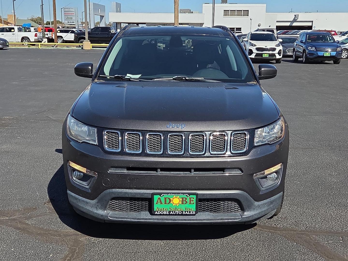 2018 Granite Crystal Metallic Clearcoat - PAU /Black - X9 Jeep Compass Latitude FWD (3C4NJCBB2JT) with an 2.4L I-4 variable valve control, regular unleaded, engine with 180HP engine, located at 4711 Ave Q, Lubbock, TX, 79412, (806) 687-2362, 33.551304, -101.855293 - Photo#7
