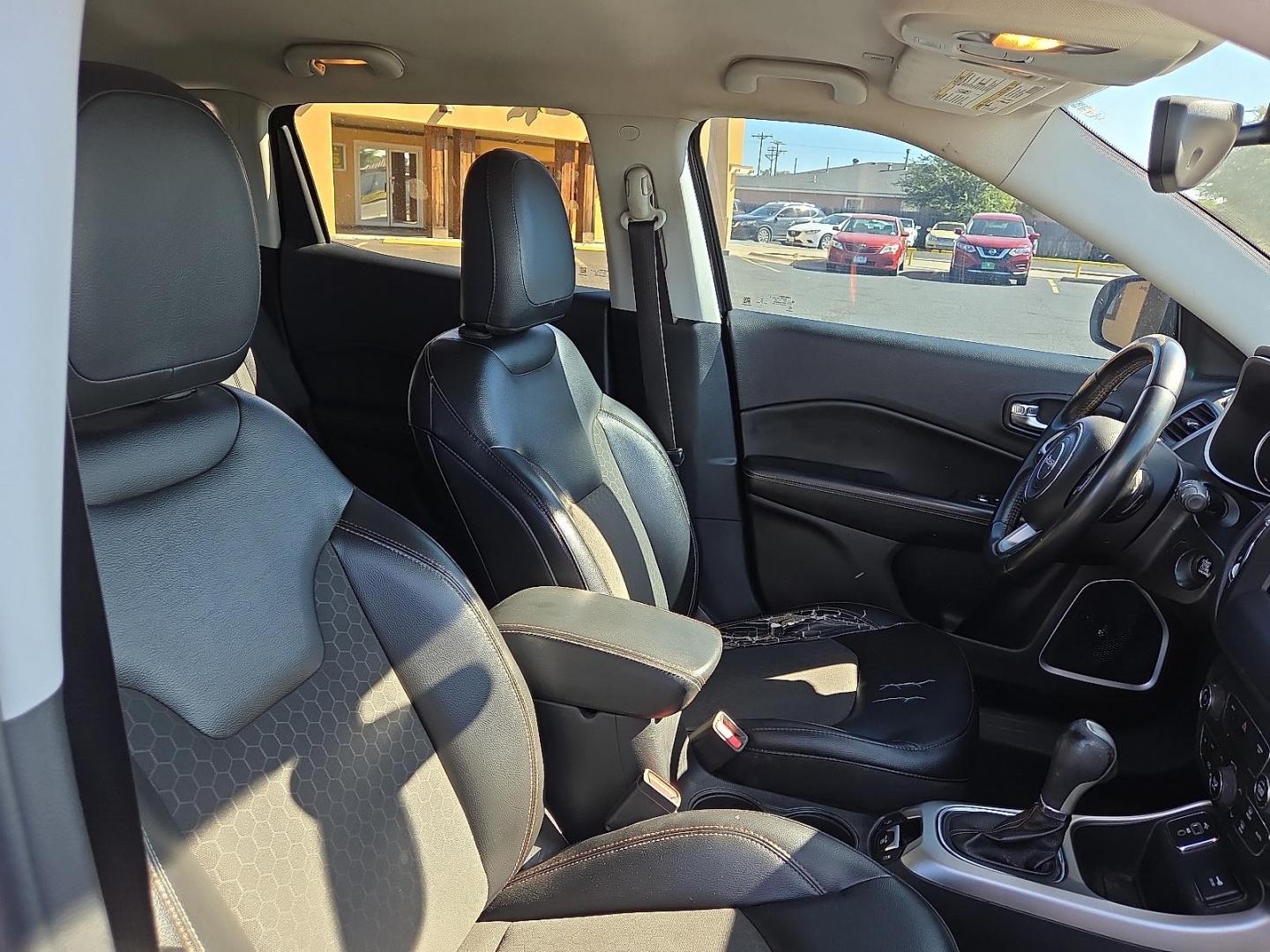 2018 Granite Crystal Metallic Clearcoat - PAU /Black - X9 Jeep Compass Latitude FWD (3C4NJCBB2JT) with an 2.4L I-4 variable valve control, regular unleaded, engine with 180HP engine, located at 4711 Ave Q, Lubbock, TX, 79412, (806) 687-2362, 33.551304, -101.855293 - Photo#12