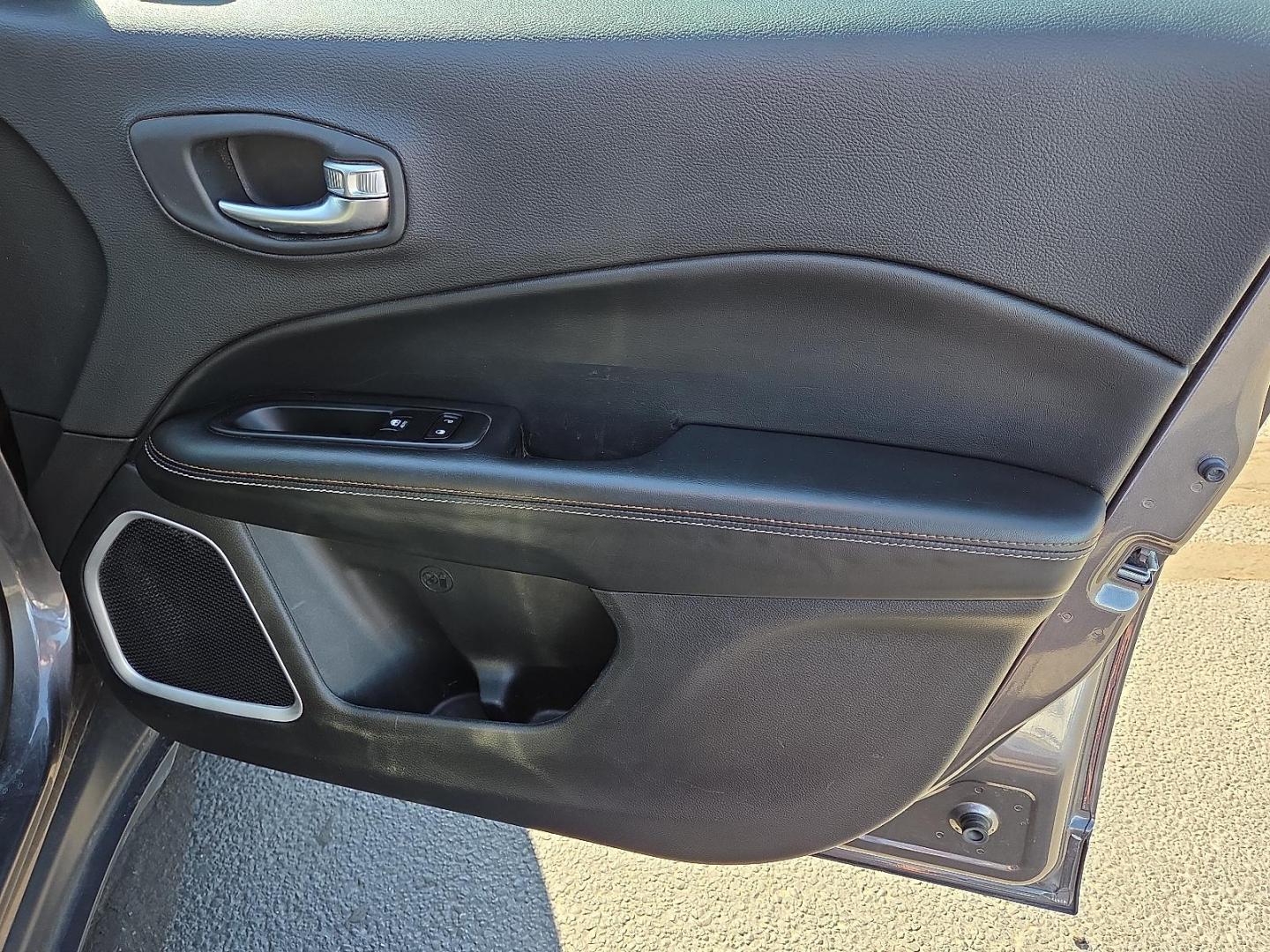 2018 Granite Crystal Metallic Clearcoat - PAU /Black - X9 Jeep Compass Latitude FWD (3C4NJCBB2JT) with an 2.4L I-4 variable valve control, regular unleaded, engine with 180HP engine, located at 4711 Ave Q, Lubbock, TX, 79412, (806) 687-2362, 33.551304, -101.855293 - Photo#13