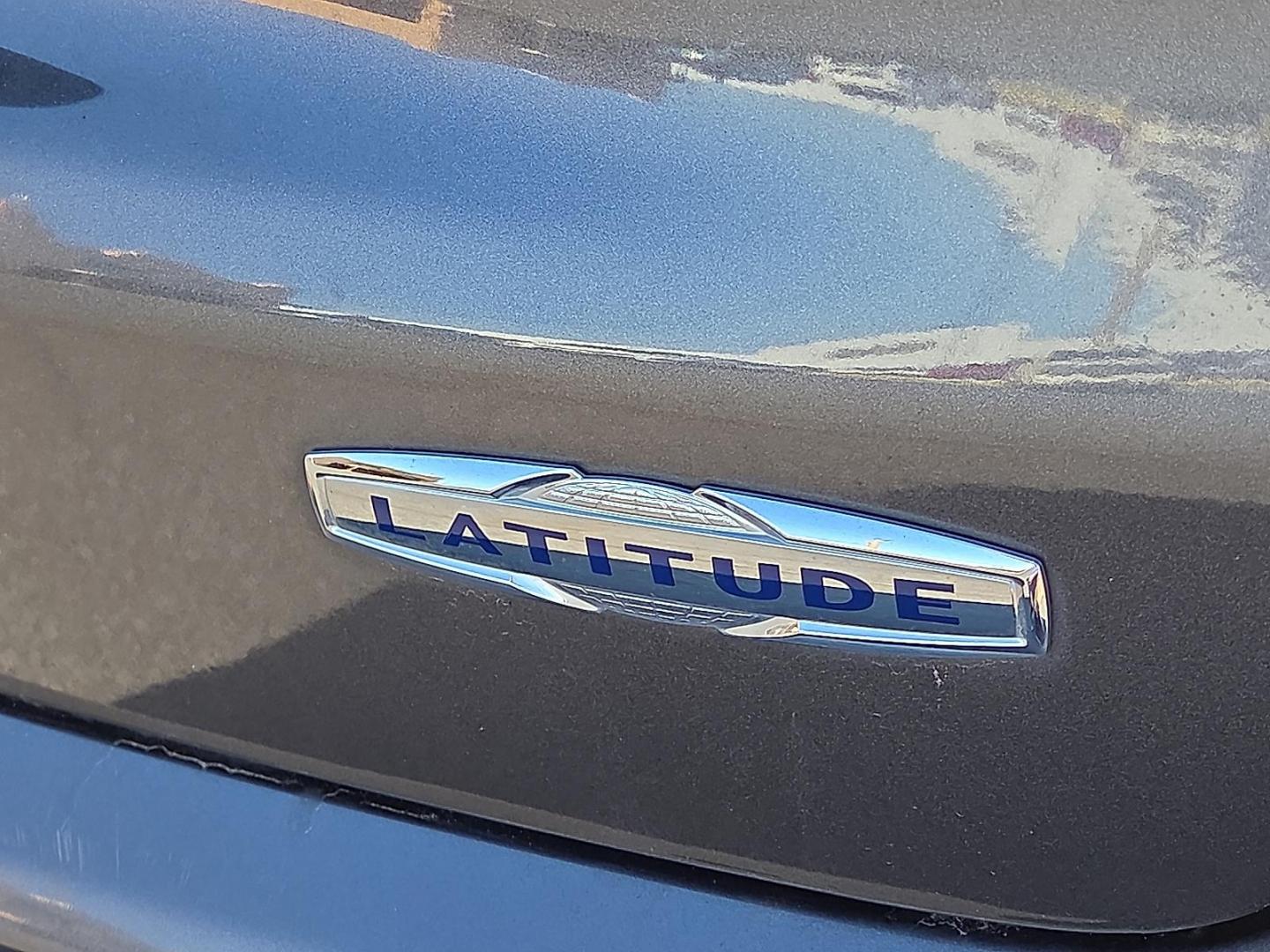 2018 Granite Crystal Metallic Clearcoat - PAU /Black - X9 Jeep Compass Latitude FWD (3C4NJCBB2JT) with an 2.4L I-4 variable valve control, regular unleaded, engine with 180HP engine, located at 4711 Ave Q, Lubbock, TX, 79412, (806) 687-2362, 33.551304, -101.855293 - Photo#14