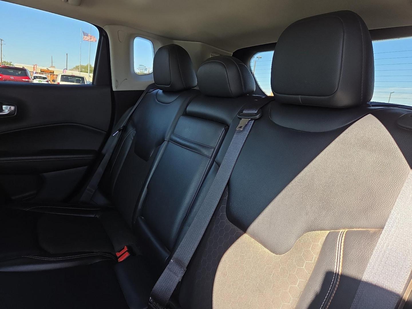 2018 Granite Crystal Metallic Clearcoat - PAU /Black - X9 Jeep Compass Latitude FWD (3C4NJCBB2JT) with an 2.4L I-4 variable valve control, regular unleaded, engine with 180HP engine, located at 4711 Ave Q, Lubbock, TX, 79412, (806) 687-2362, 33.551304, -101.855293 - Photo#18