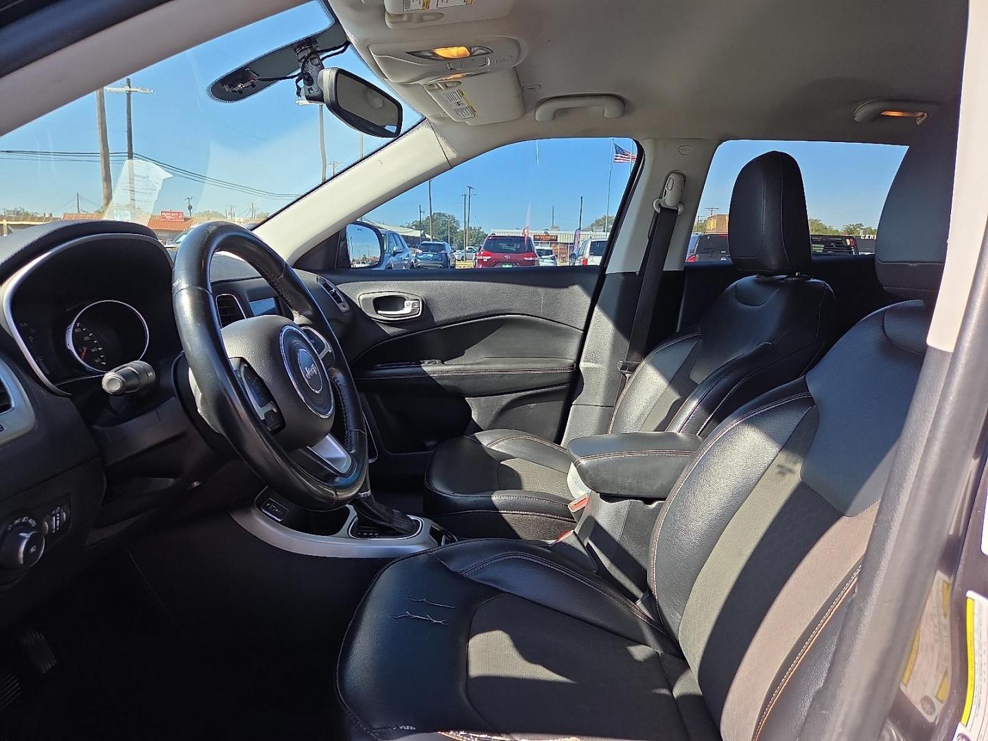 2018 Granite Crystal Metallic Clearcoat - PAU /Black - X9 Jeep Compass Latitude FWD (3C4NJCBB2JT) with an 2.4L I-4 variable valve control, regular unleaded, engine with 180HP engine, located at 4711 Ave Q, Lubbock, TX, 79412, (806) 687-2362, 33.551304, -101.855293 - Photo#21