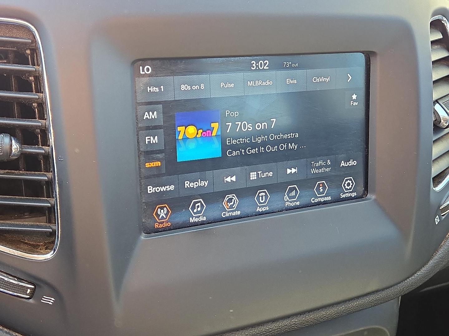 2018 Granite Crystal Metallic Clearcoat - PAU /Black - X9 Jeep Compass Latitude FWD (3C4NJCBB2JT) with an 2.4L I-4 variable valve control, regular unleaded, engine with 180HP engine, located at 4711 Ave Q, Lubbock, TX, 79412, (806) 687-2362, 33.551304, -101.855293 - Photo#24