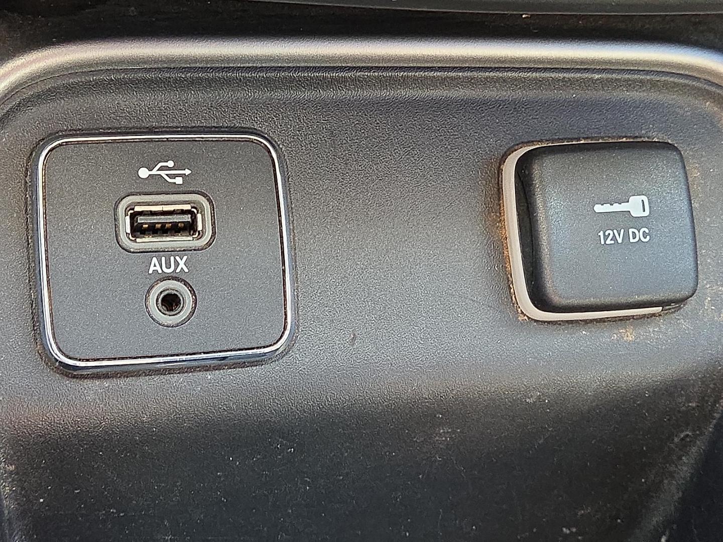 2018 Granite Crystal Metallic Clearcoat - PAU /Black - X9 Jeep Compass Latitude FWD (3C4NJCBB2JT) with an 2.4L I-4 variable valve control, regular unleaded, engine with 180HP engine, located at 4711 Ave Q, Lubbock, TX, 79412, (806) 687-2362, 33.551304, -101.855293 - Photo#26