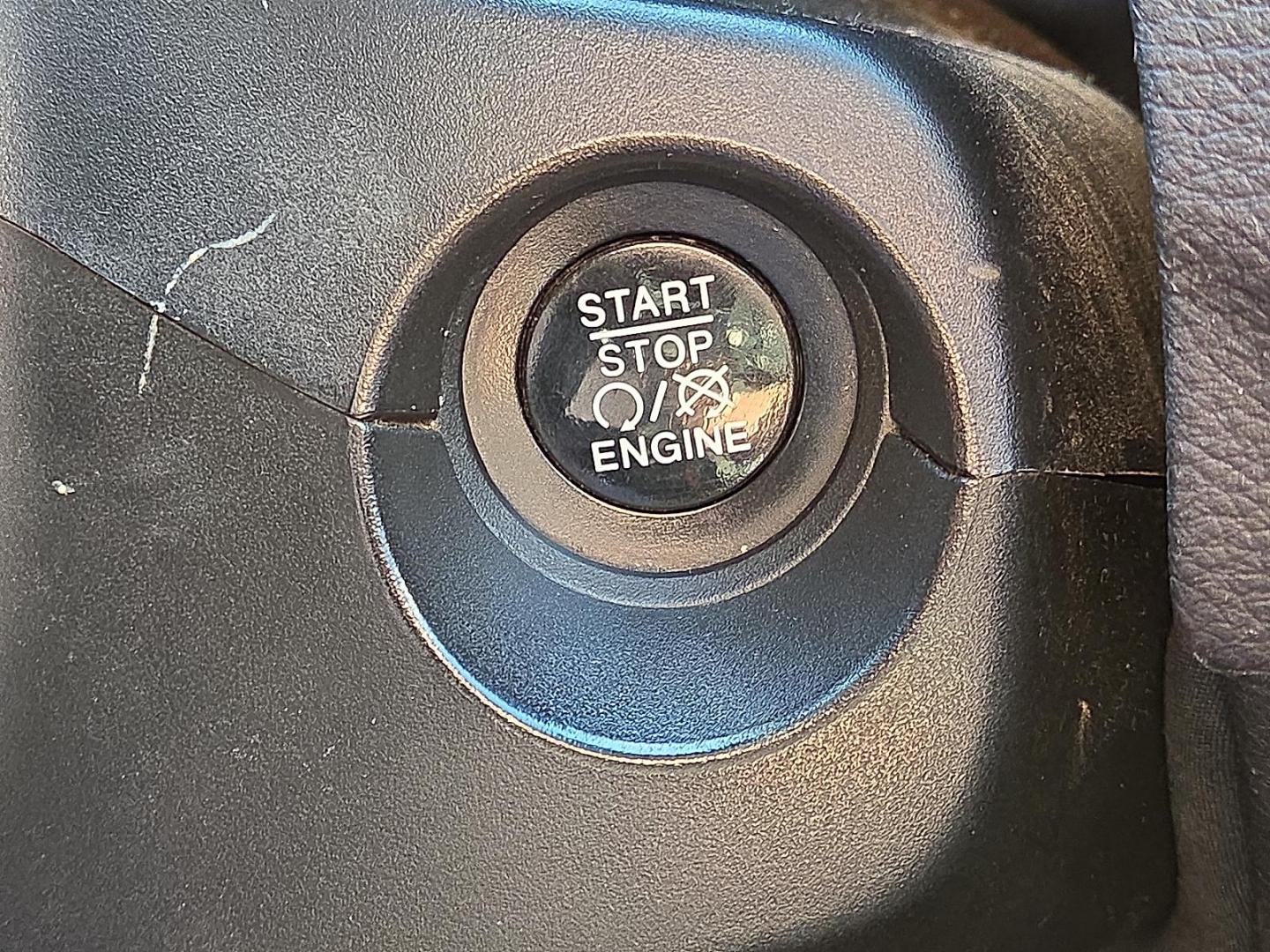 2018 Granite Crystal Metallic Clearcoat - PAU /Black - X9 Jeep Compass Latitude FWD (3C4NJCBB2JT) with an 2.4L I-4 variable valve control, regular unleaded, engine with 180HP engine, located at 4711 Ave Q, Lubbock, TX, 79412, (806) 687-2362, 33.551304, -101.855293 - Photo#27