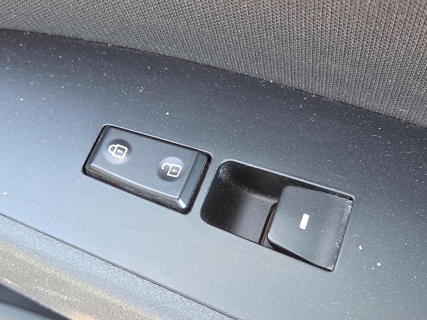 2020 Machine Gray - 2C /Black - C1 Hyundai Elantra SEL (5NPD84LF5LH) with an Nu 2L I-4 DOHC, D-CVVT variable valve control, regular unleaded, engine with 147HP engine, located at 4711 Ave Q, Lubbock, TX, 79412, (806) 687-2362, 33.551304, -101.855293 - Photo#10