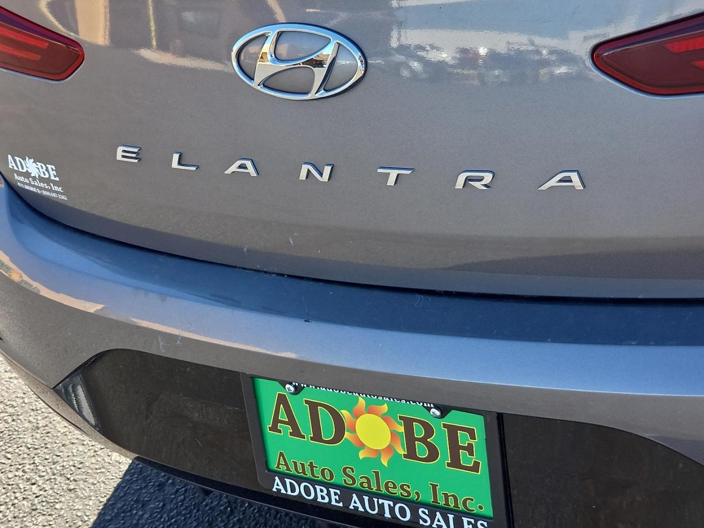 2020 Machine Gray - 2C /Black - C1 Hyundai Elantra SEL (5NPD84LF5LH) with an Nu 2L I-4 DOHC, D-CVVT variable valve control, regular unleaded, engine with 147HP engine, located at 4711 Ave Q, Lubbock, TX, 79412, (806) 687-2362, 33.551304, -101.855293 - Photo#12