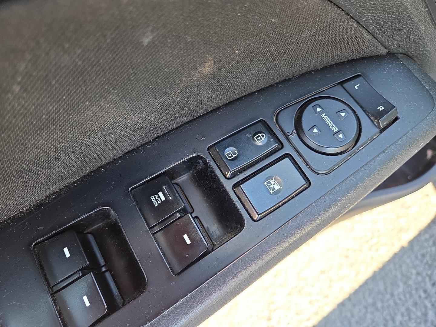 2020 Machine Gray - 2C /Black - C1 Hyundai Elantra SEL (5NPD84LF5LH) with an Nu 2L I-4 DOHC, D-CVVT variable valve control, regular unleaded, engine with 147HP engine, located at 4711 Ave Q, Lubbock, TX, 79412, (806) 687-2362, 33.551304, -101.855293 - Photo#14