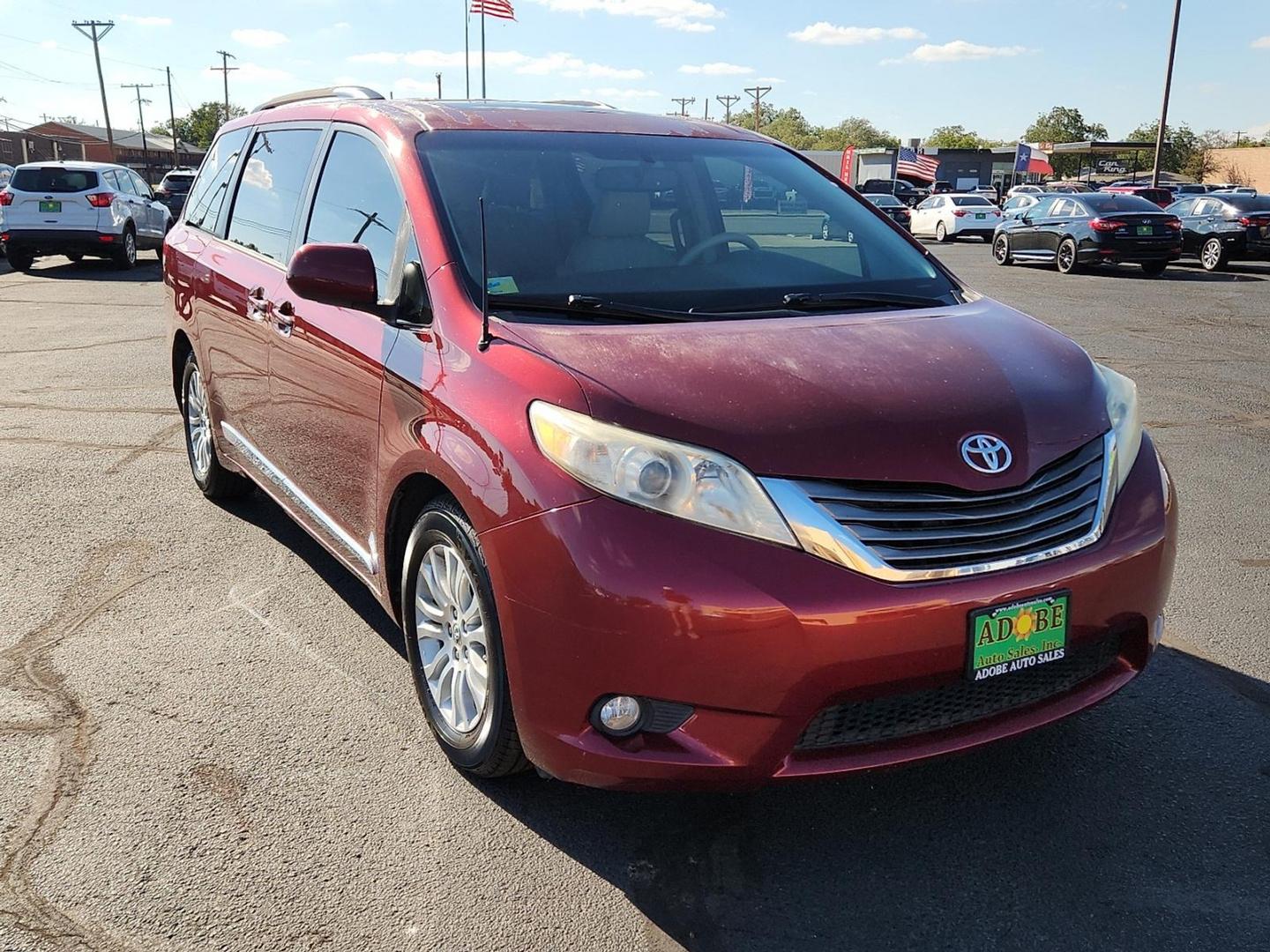 2013 MAROON Toyota Sienna XLE V6 8 Passenger (5TDYK3DC0DS) with an 3.5L V-6 DOHC, variable valve control, regular unleaded, engine with 266HP engine, located at 4711 Ave Q, Lubbock, TX, 79412, (806) 687-2362, 33.551304, -101.855293 - Photo#5
