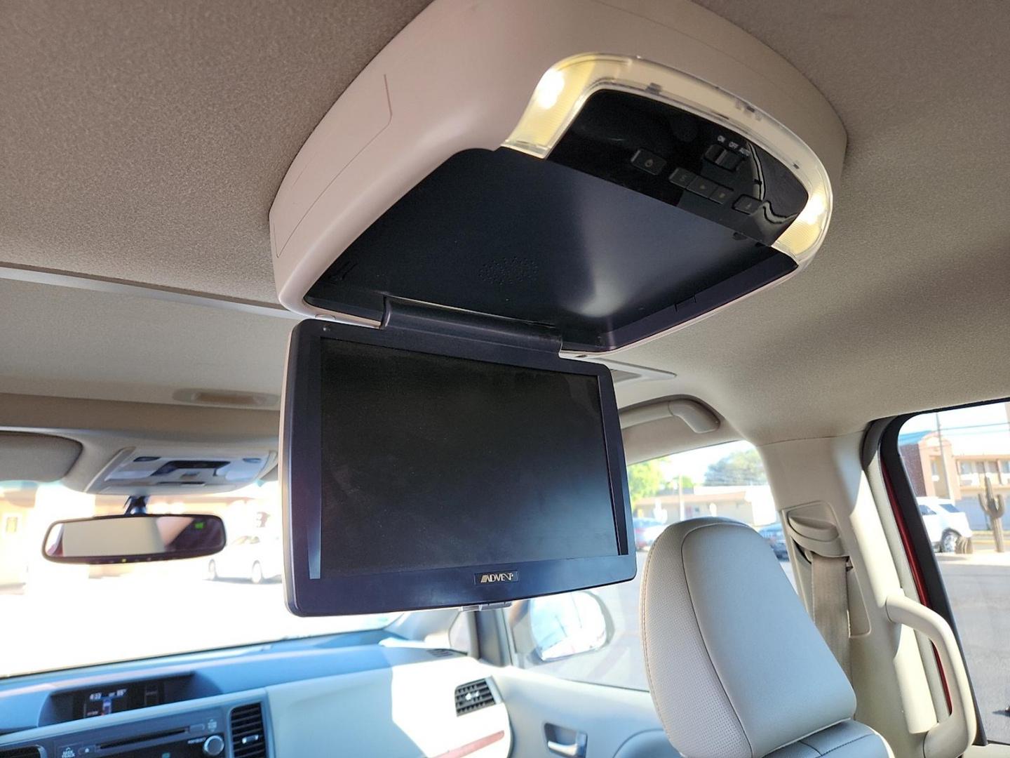 2013 MAROON Toyota Sienna XLE V6 8 Passenger (5TDYK3DC0DS) with an 3.5L V-6 DOHC, variable valve control, regular unleaded, engine with 266HP engine, located at 4711 Ave Q, Lubbock, TX, 79412, (806) 687-2362, 33.551304, -101.855293 - Photo#10