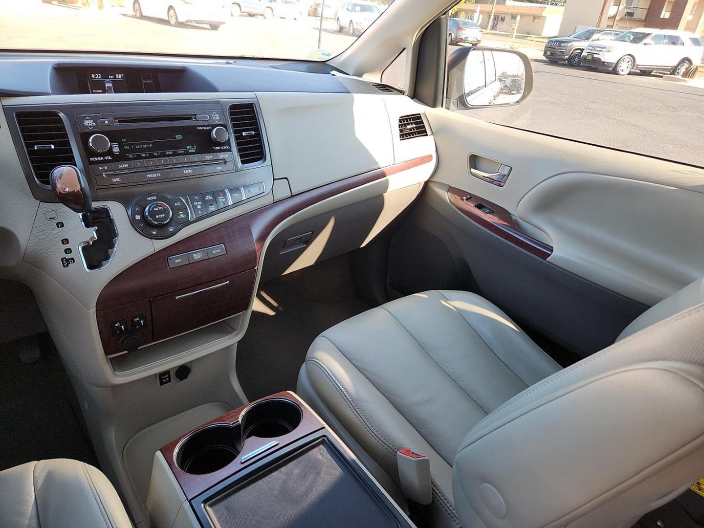 2013 MAROON Toyota Sienna XLE V6 8 Passenger (5TDYK3DC0DS) with an 3.5L V-6 DOHC, variable valve control, regular unleaded, engine with 266HP engine, located at 4711 Ave Q, Lubbock, TX, 79412, (806) 687-2362, 33.551304, -101.855293 - Photo#12