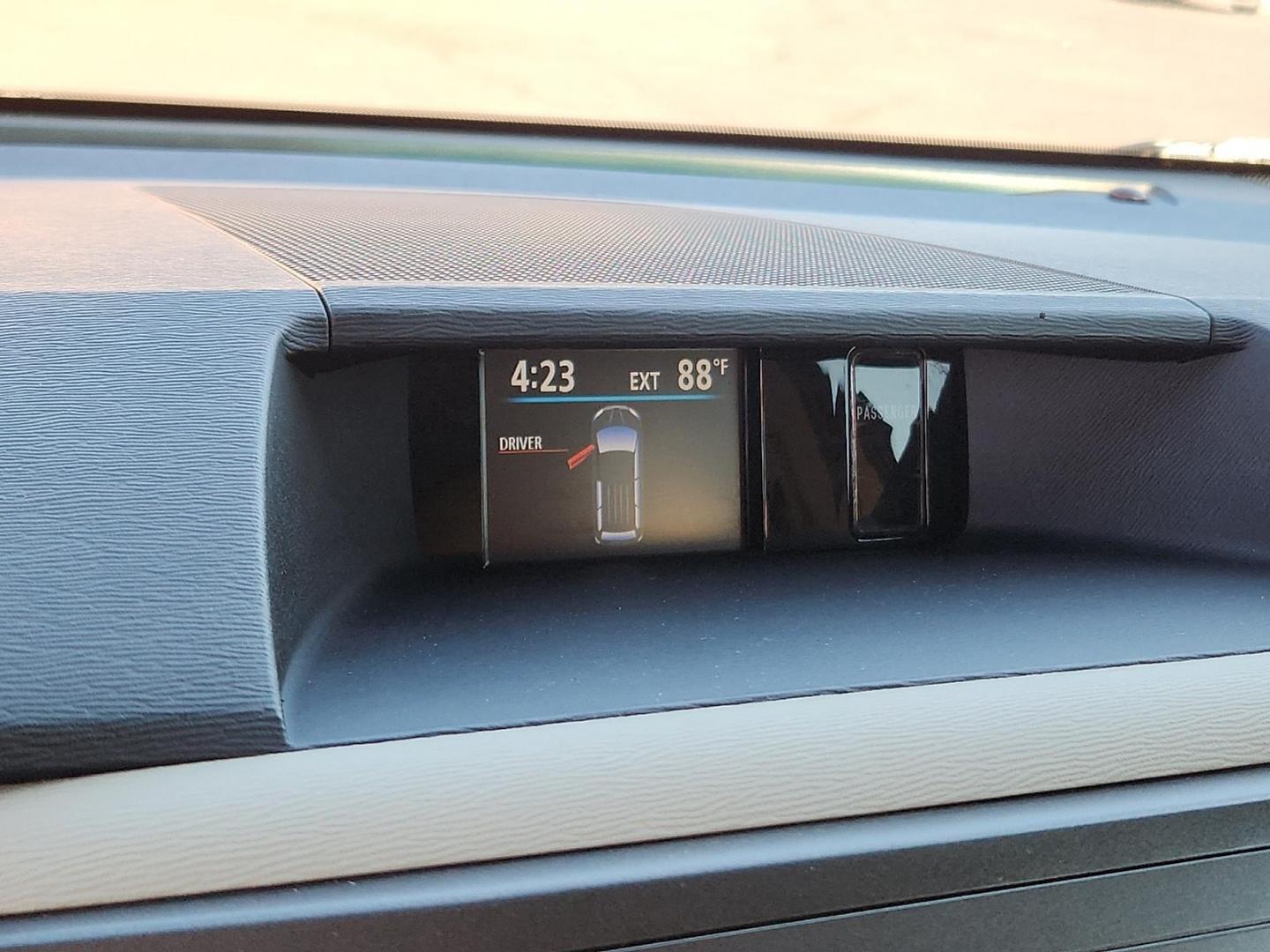 2013 MAROON Toyota Sienna XLE V6 8 Passenger (5TDYK3DC0DS) with an 3.5L V-6 DOHC, variable valve control, regular unleaded, engine with 266HP engine, located at 4711 Ave Q, Lubbock, TX, 79412, (806) 687-2362, 33.551304, -101.855293 - Photo#18