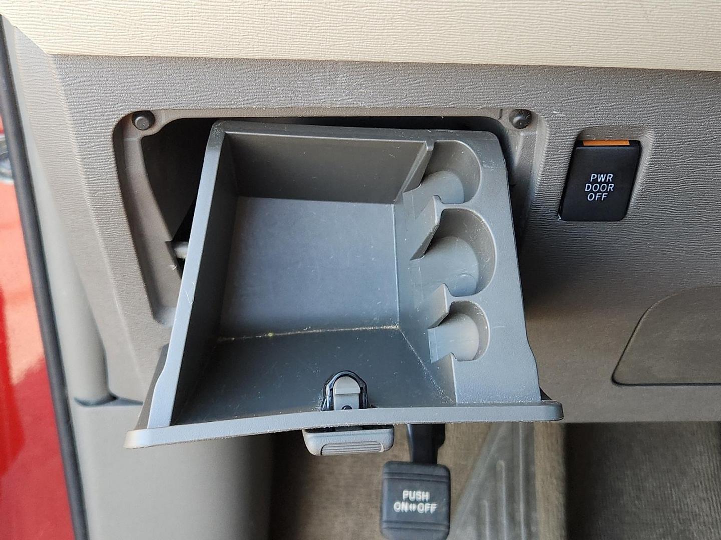 2013 MAROON Toyota Sienna XLE V6 8 Passenger (5TDYK3DC0DS) with an 3.5L V-6 DOHC, variable valve control, regular unleaded, engine with 266HP engine, located at 4711 Ave Q, Lubbock, TX, 79412, (806) 687-2362, 33.551304, -101.855293 - Photo#24