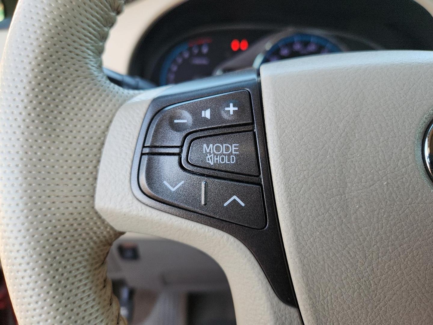 2013 MAROON Toyota Sienna XLE V6 8 Passenger (5TDYK3DC0DS) with an 3.5L V-6 DOHC, variable valve control, regular unleaded, engine with 266HP engine, located at 4711 Ave Q, Lubbock, TX, 79412, (806) 687-2362, 33.551304, -101.855293 - Photo#25