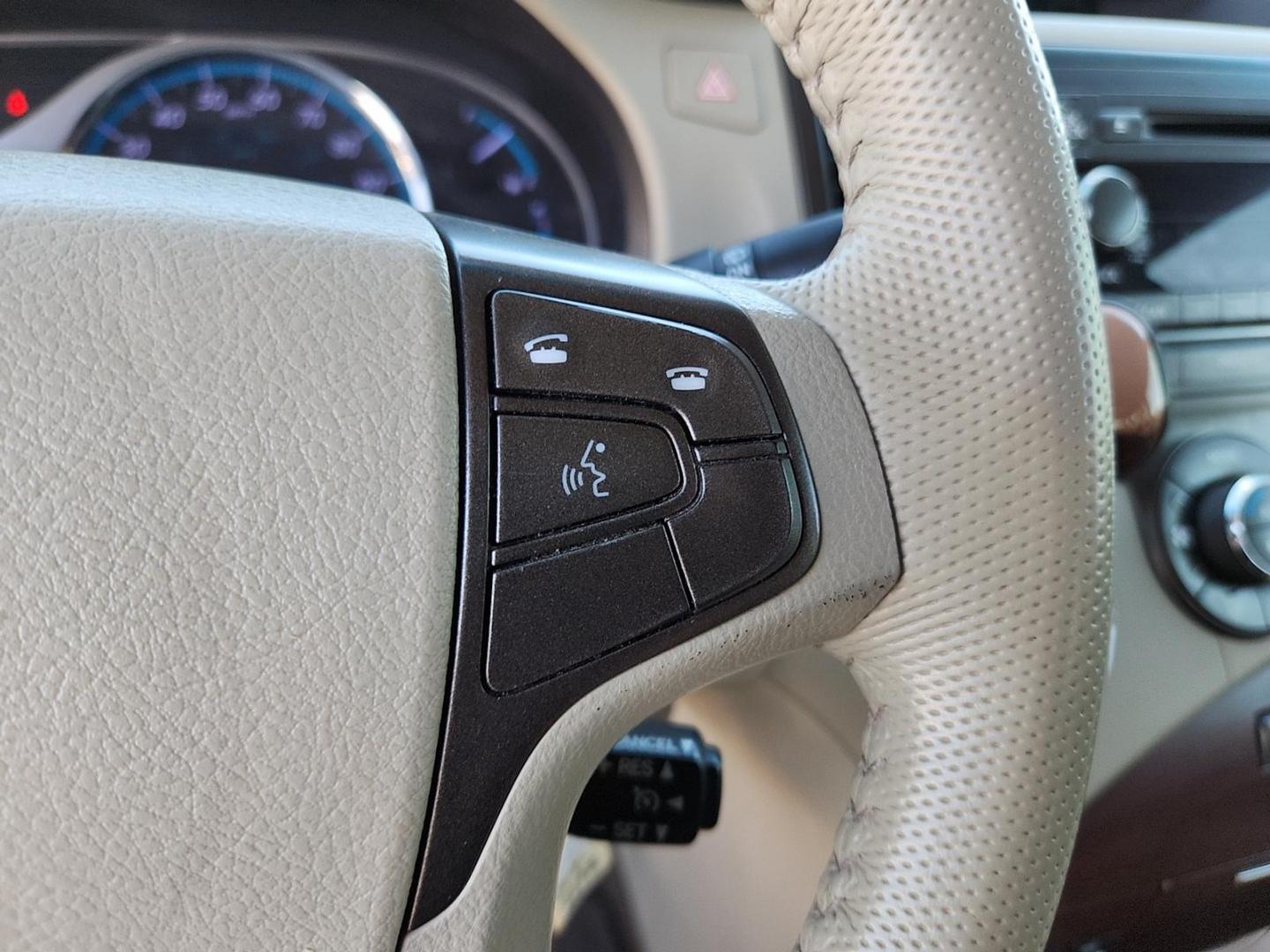 2013 MAROON Toyota Sienna XLE V6 8 Passenger (5TDYK3DC0DS) with an 3.5L V-6 DOHC, variable valve control, regular unleaded, engine with 266HP engine, located at 4711 Ave Q, Lubbock, TX, 79412, (806) 687-2362, 33.551304, -101.855293 - Photo#26