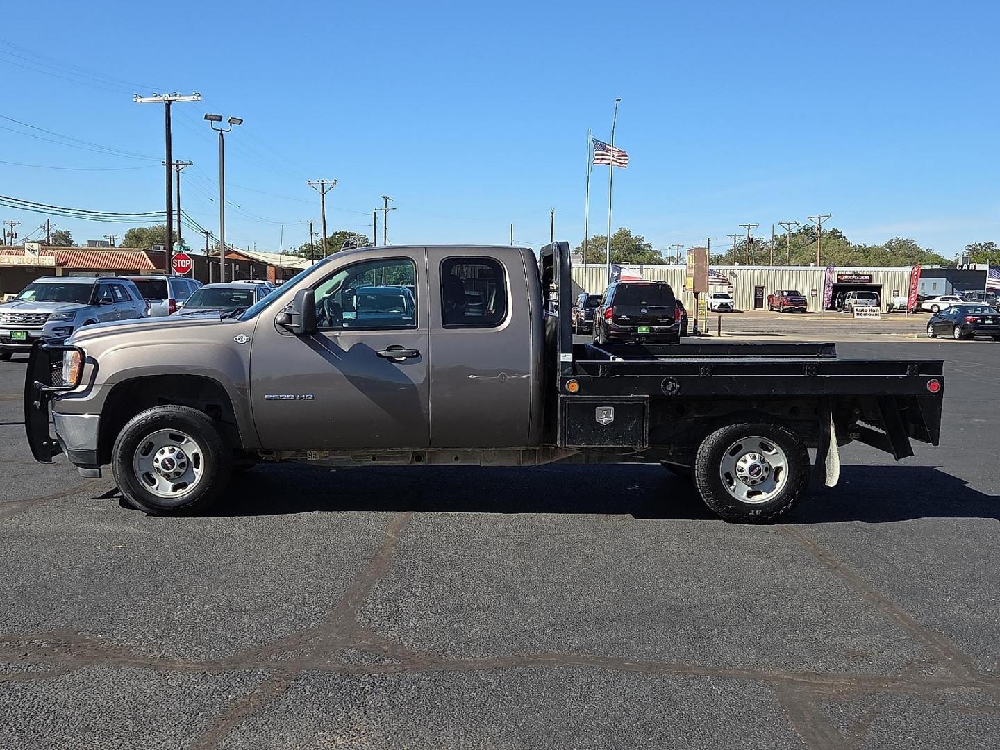 2013 Steel Gray Metallic - 16U /Dark Titanium - 88V GMC Sierra 2500HD Work Truck (1GT21ZCG2DZ) with an Vortec 6L V-8 variable valve control, regular unleaded, engine with 360HP engine, located at 4711 Ave Q, Lubbock, TX, 79412, (806) 687-2362, 33.551304, -101.855293 - Photo#1