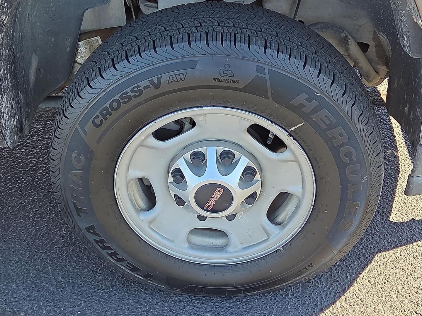 2013 Steel Gray Metallic - 16U /Dark Titanium - 88V GMC Sierra 2500HD Work Truck (1GT21ZCG2DZ) with an Vortec 6L V-8 variable valve control, regular unleaded, engine with 360HP engine, located at 4711 Ave Q, Lubbock, TX, 79412, (806) 687-2362, 33.551304, -101.855293 - Photo#9
