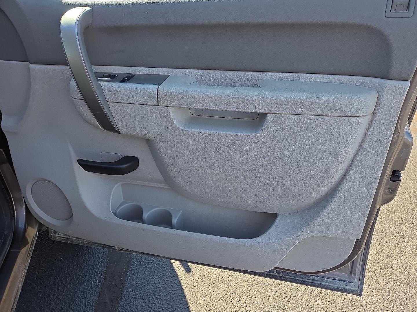 2013 Steel Gray Metallic - 16U /Dark Titanium - 88V GMC Sierra 2500HD Work Truck (1GT21ZCG2DZ) with an Vortec 6L V-8 variable valve control, regular unleaded, engine with 360HP engine, located at 4711 Ave Q, Lubbock, TX, 79412, (806) 687-2362, 33.551304, -101.855293 - Photo#15