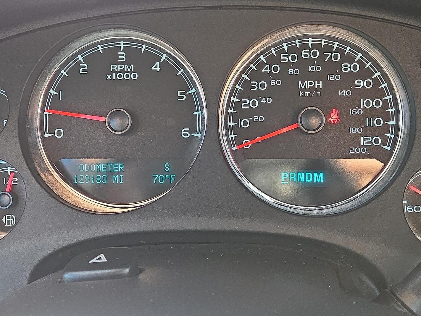 2014 Silver Ice Metallic - GAN /Ebony - 196 Chevrolet Suburban 1500 LTZ (1GNSCKE03ER) with an Vortec 5.3L V-8 variable valve control, regular unleaded, engine with cylinder deactivation and 320HP engine, located at 4711 Ave Q, Lubbock, TX, 79412, (806) 687-2362, 33.551304, -101.855293 - Photo#24