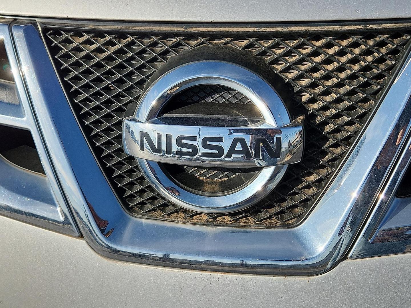 2015 SILVER /Black - G Nissan Rogue Select S (JN8AS5MT8FW) with an 2.5L I-4 DOHC, variable valve control, regular unleaded, engine with 170HP engine, located at 4711 Ave Q, Lubbock, TX, 79412, (806) 687-2362, 33.551304, -101.855293 - Photo#8