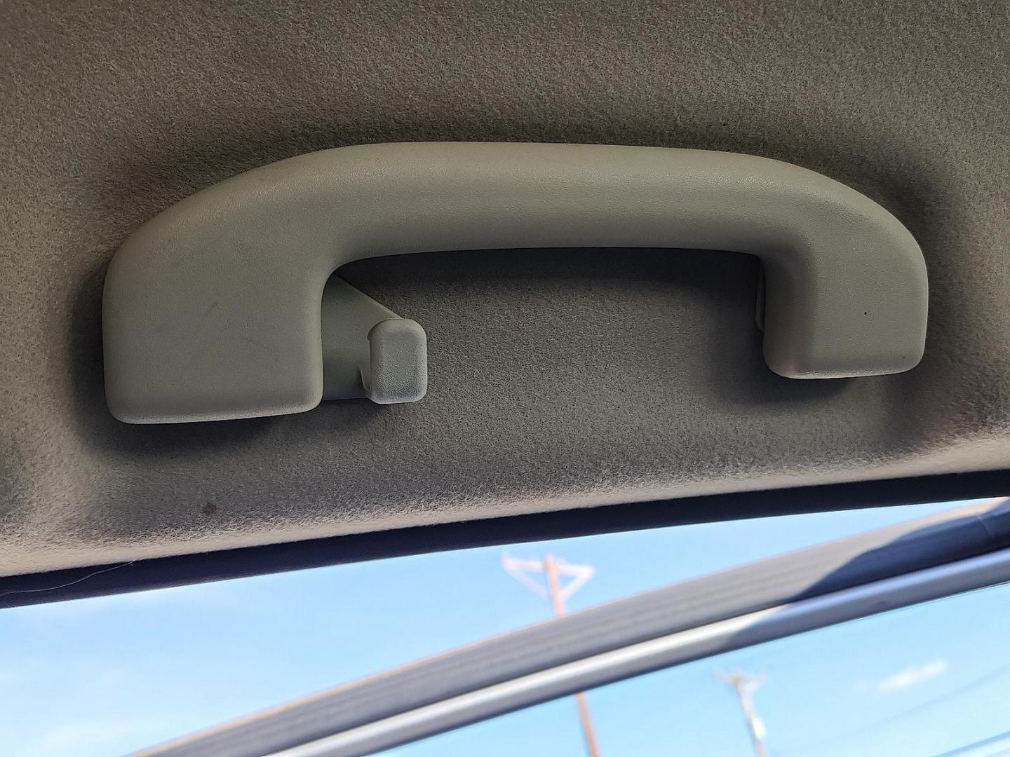 2015 SILVER /Black - G Nissan Rogue Select S (JN8AS5MT8FW) with an 2.5L I-4 DOHC, variable valve control, regular unleaded, engine with 170HP engine, located at 4711 Ave Q, Lubbock, TX, 79412, (806) 687-2362, 33.551304, -101.855293 - Photo#15