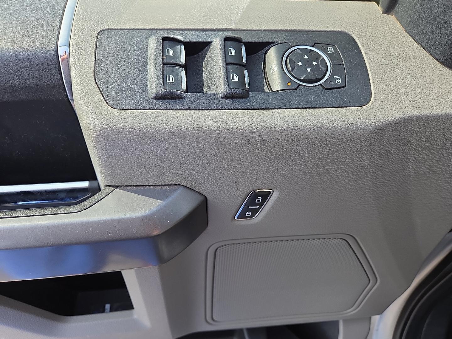 2020 Iconic Silver Metallic - JS /Medium Earth Gray - MG Ford F-150 XLT (1FTEW1E51LK) with an 5L V-8 port/direct injection, DOHC, variable valve control, regular unleaded, engine with 395HP engine, located at 4711 Ave Q, Lubbock, TX, 79412, (806) 687-2362, 33.551304, -101.855293- Photo#20