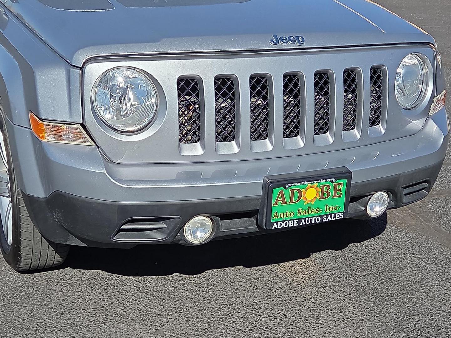 2017 Billet Silver Metallic Clearcoat - PSC /Dark Slate Gray - DV Jeep Patriot Latitude FWD (1C4NJPFA1HD) with an 2L I-4 DOHC, variable valve control, regular unleaded, engine with 158HP engine, located at 4711 Ave Q, Lubbock, TX, 79412, (806) 687-2362, 33.551304, -101.855293 - Photo#8