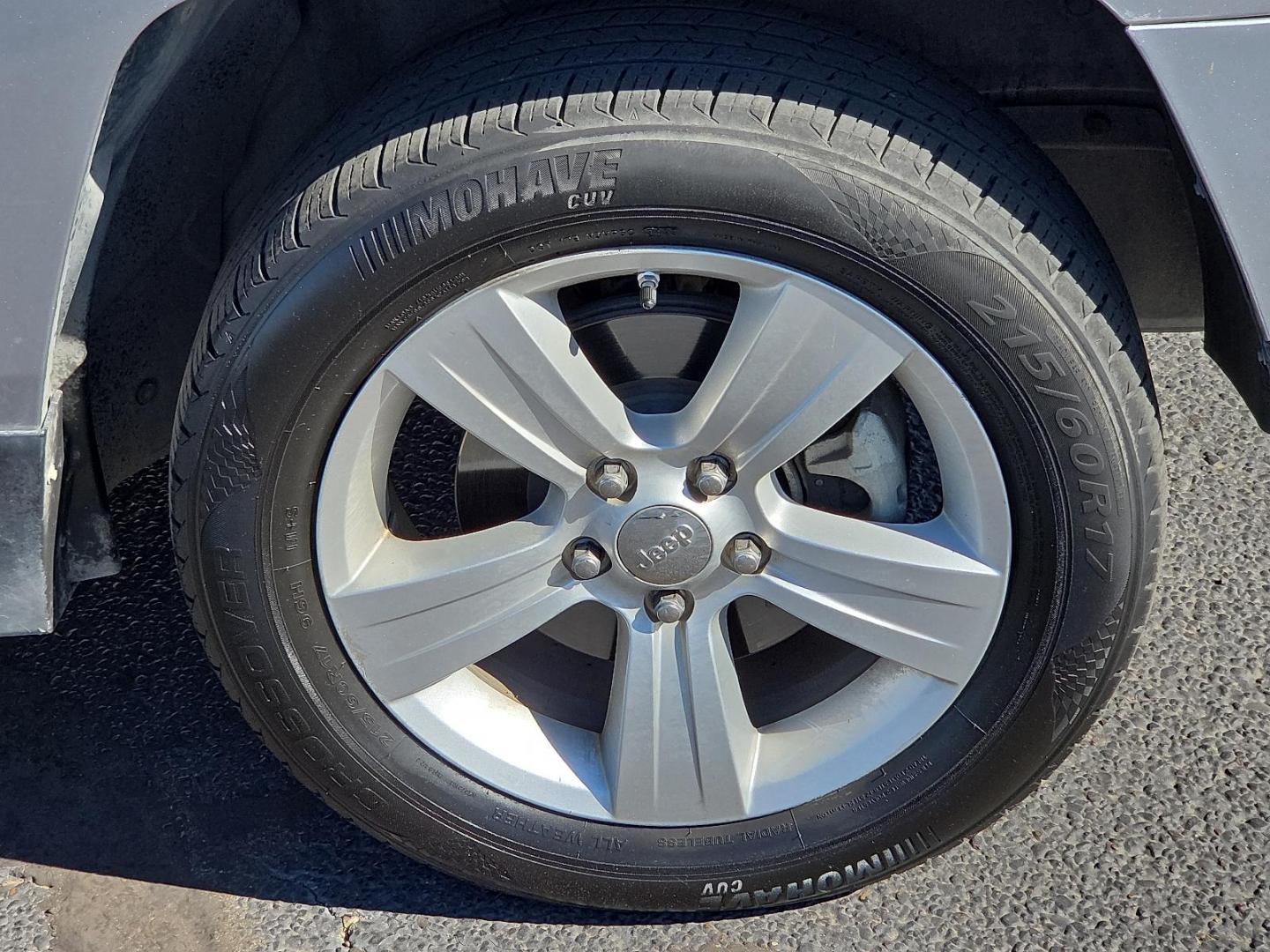 2017 Billet Silver Metallic Clearcoat - PSC /Dark Slate Gray - DV Jeep Patriot Latitude FWD (1C4NJPFA1HD) with an 2L I-4 DOHC, variable valve control, regular unleaded, engine with 158HP engine, located at 4711 Ave Q, Lubbock, TX, 79412, (806) 687-2362, 33.551304, -101.855293 - Photo#10